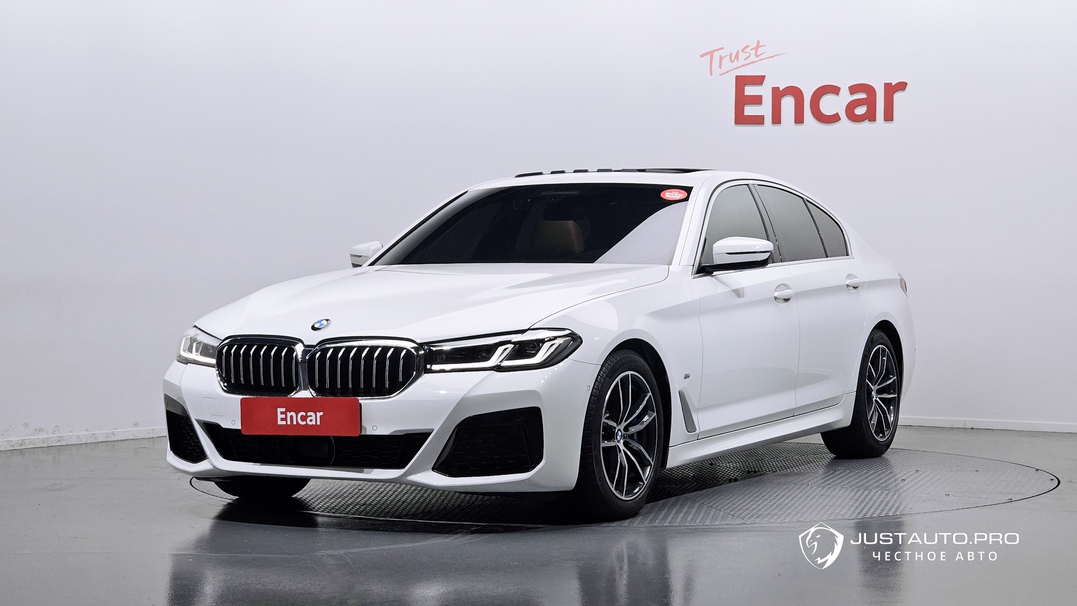 Автомобиль BMW 5-Series