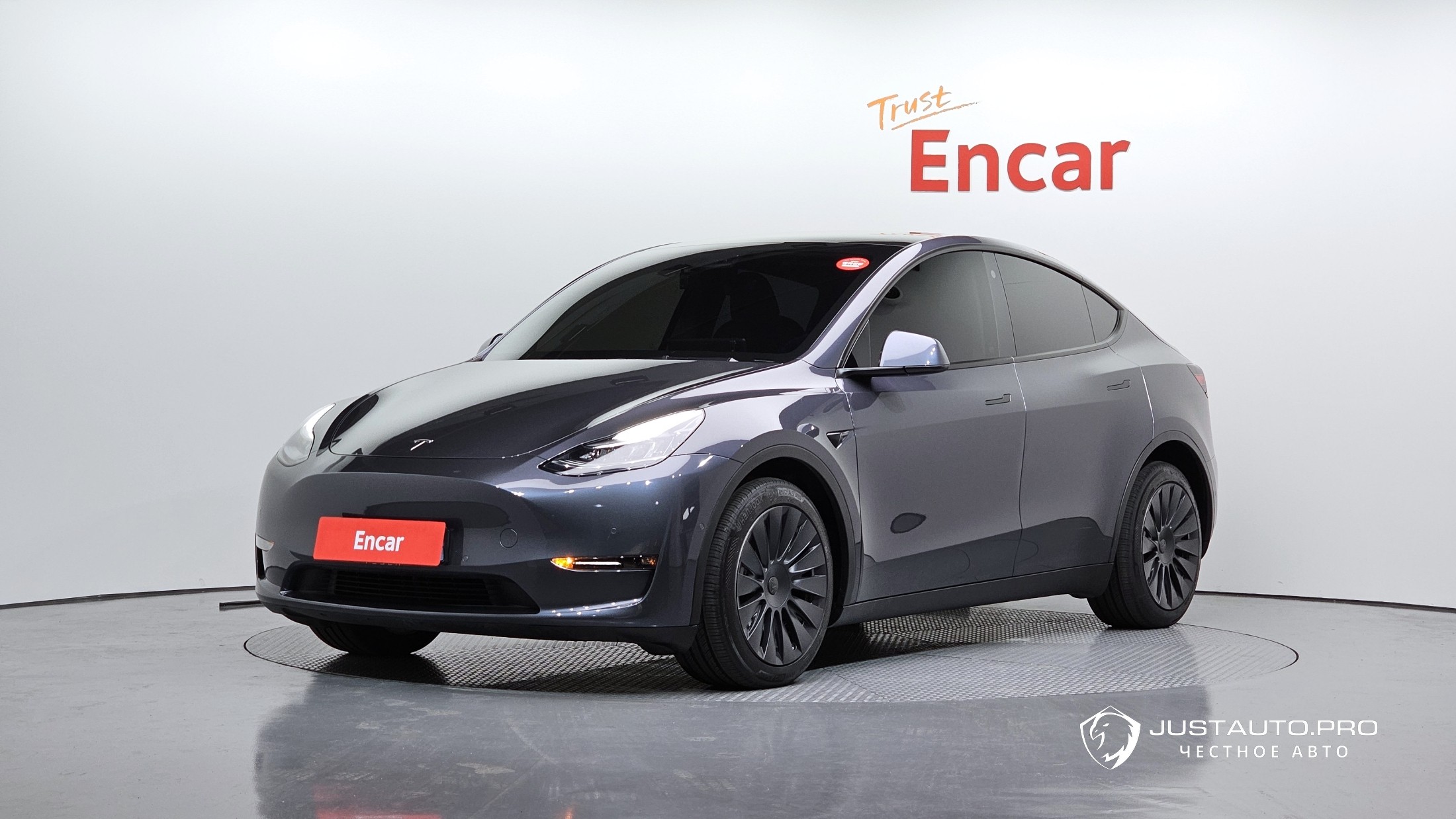 Автомобиль Tesla Model Y