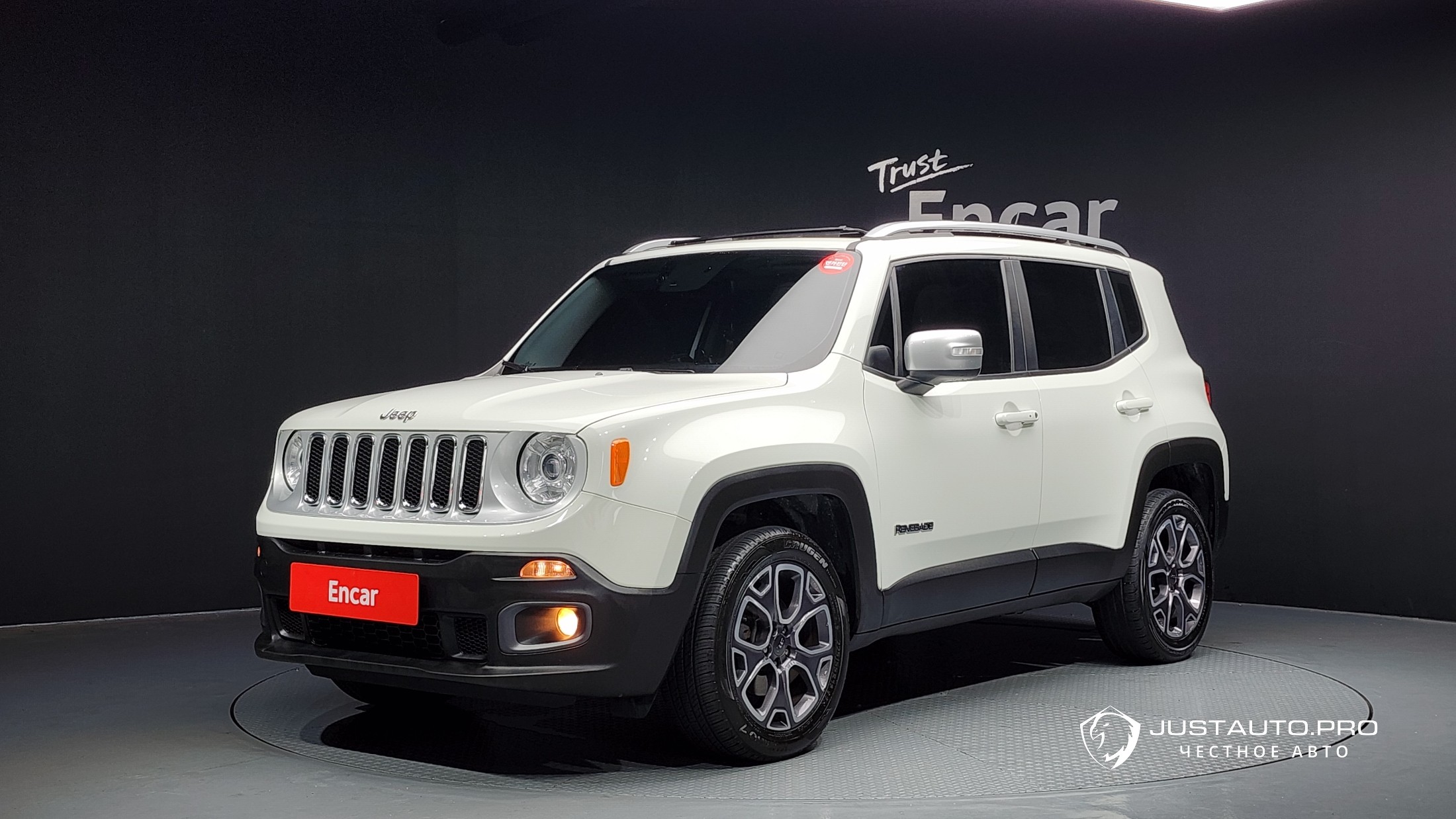 Автомобиль Jeep Renegade