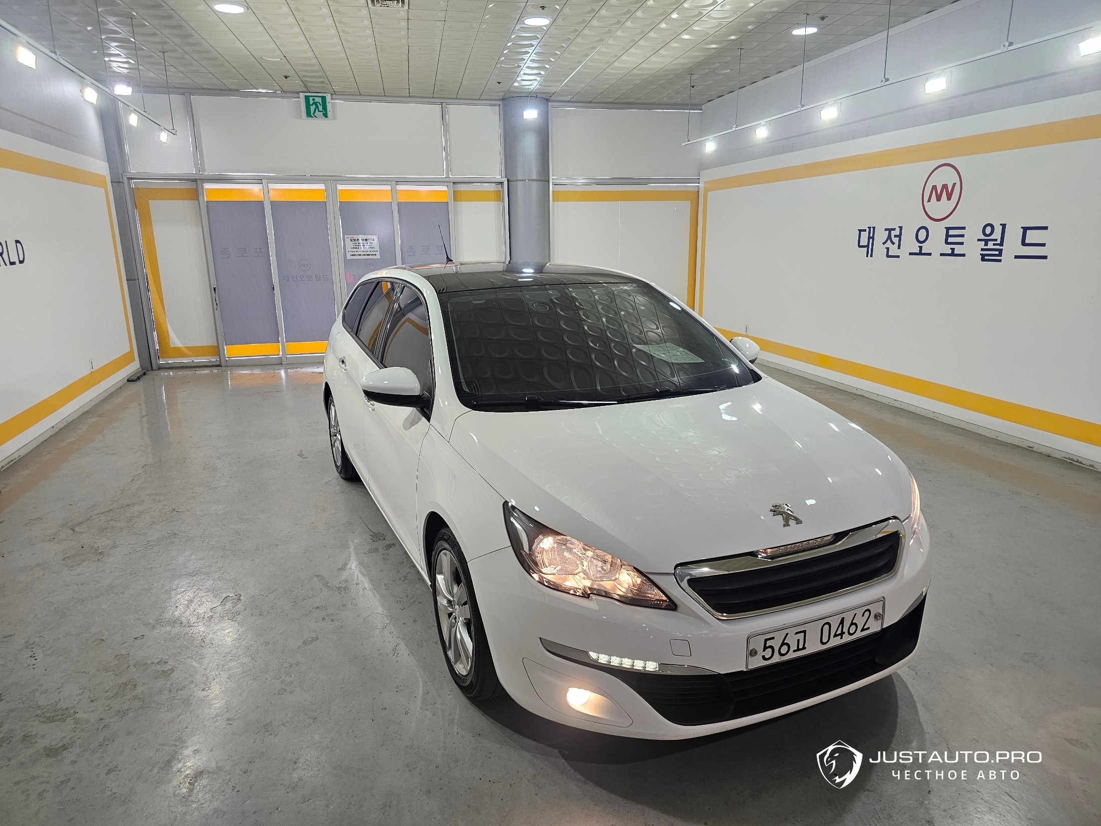 Автомобиль Peugeot 308