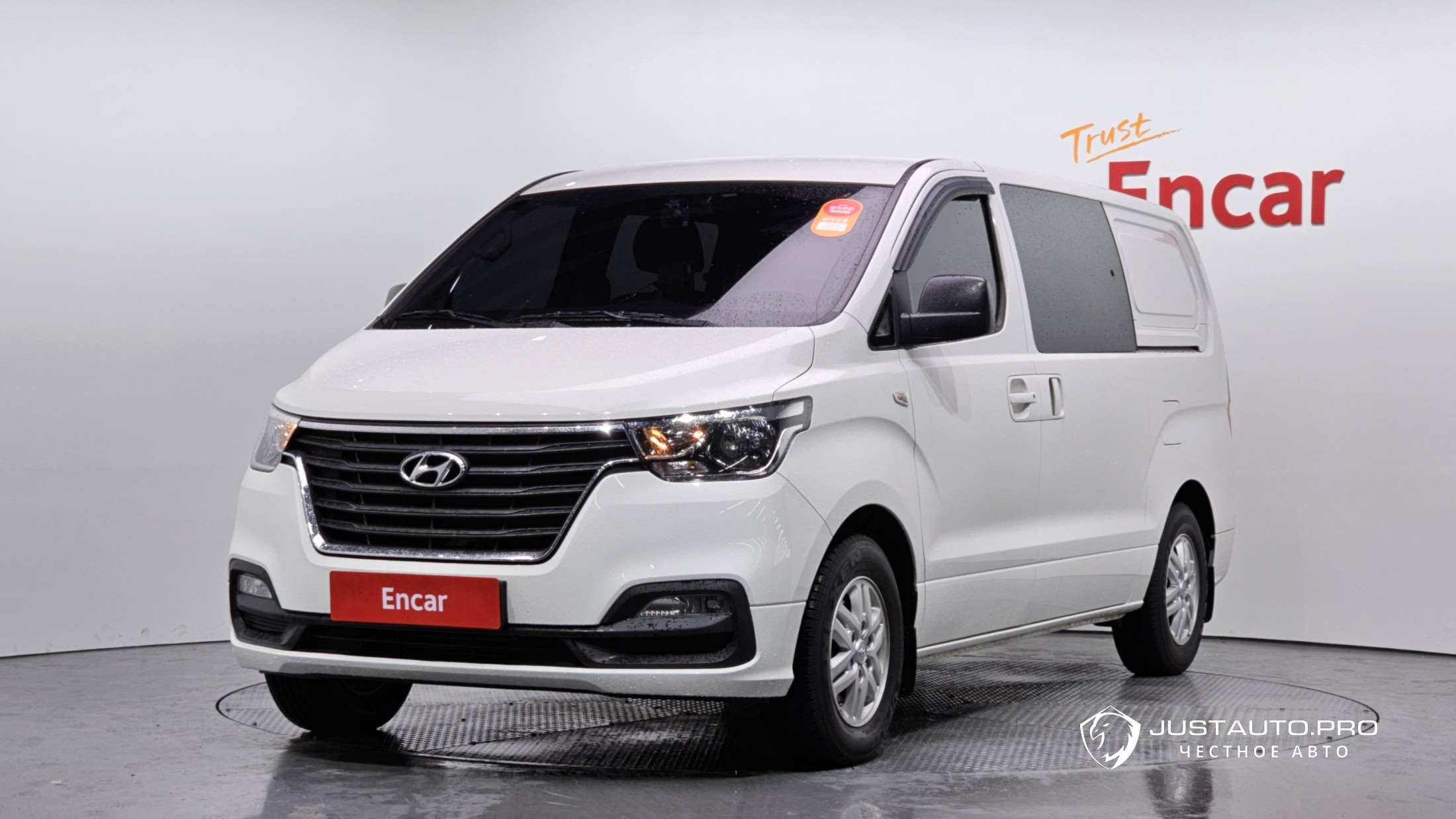 Автомобиль Hyundai Starex