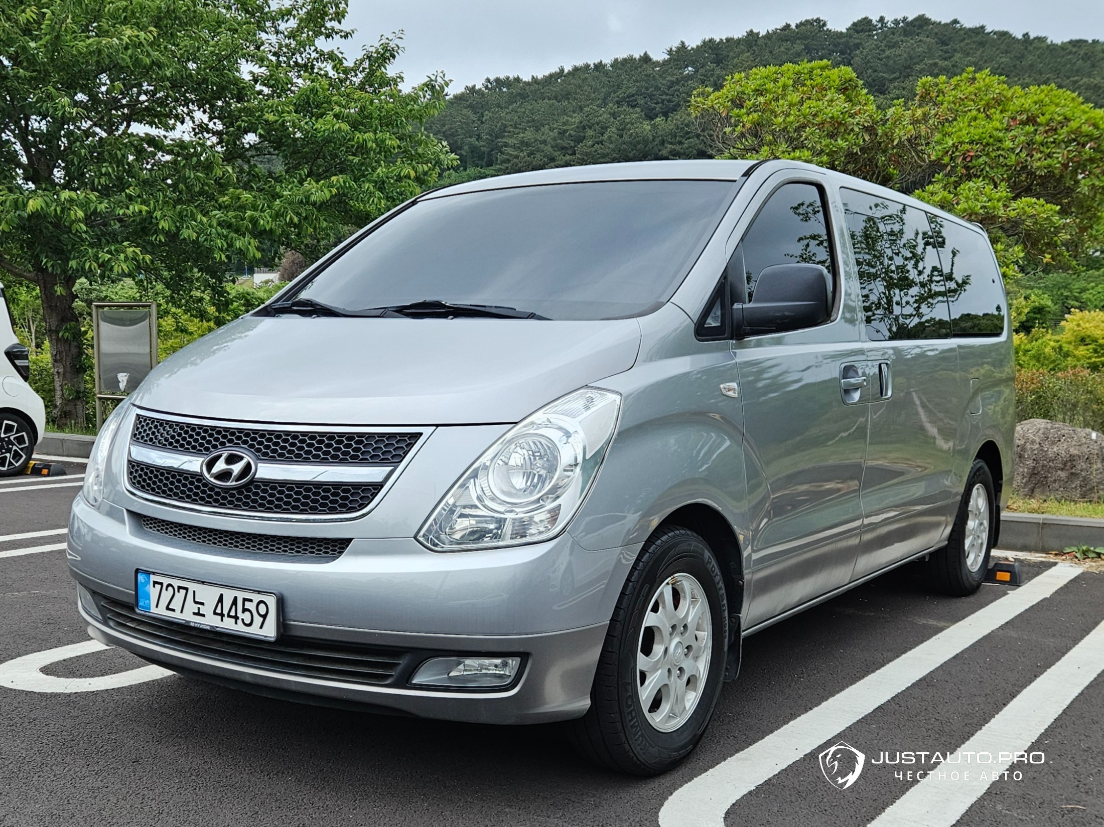 Автомобиль Hyundai Starex