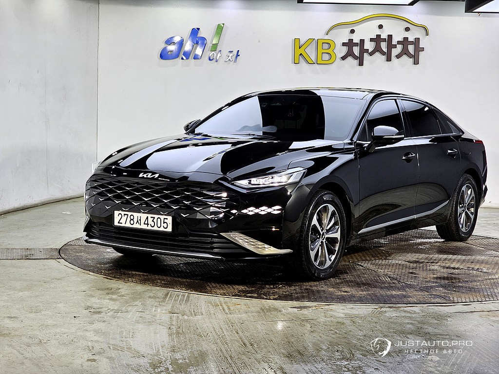 Автомобиль Kia K8