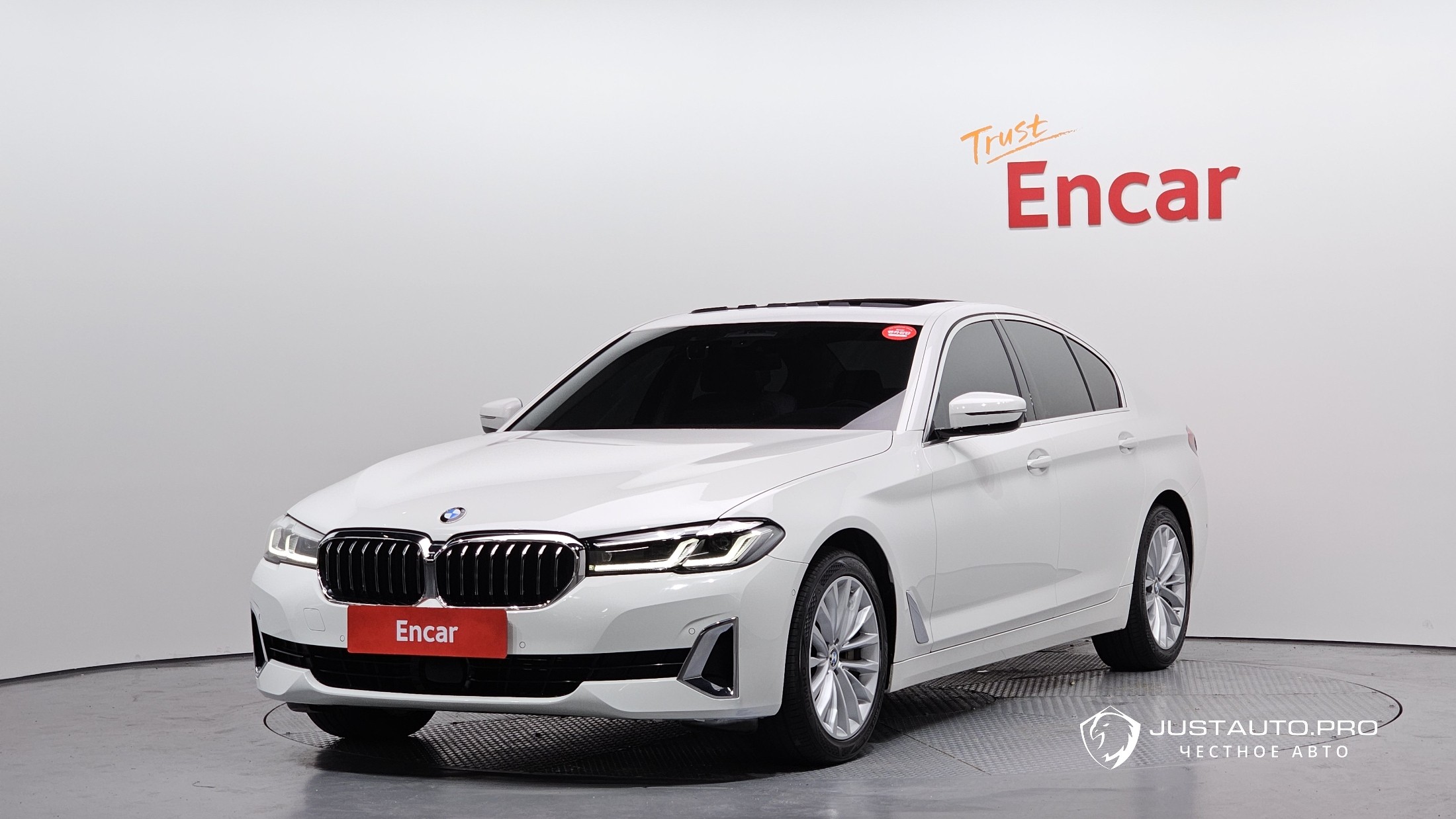 Автомобиль BMW 5-Series