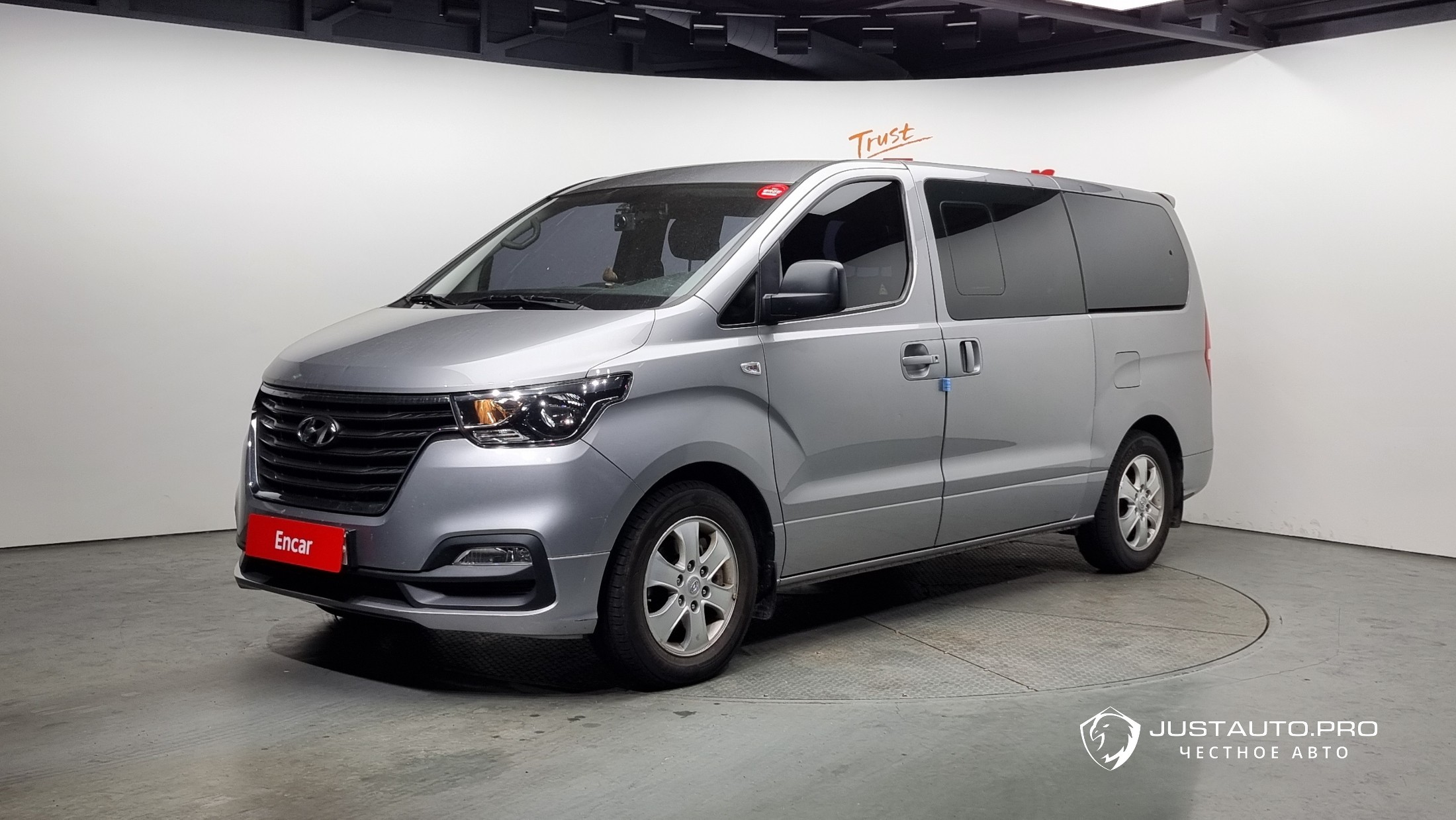 Автомобиль Hyundai Starex