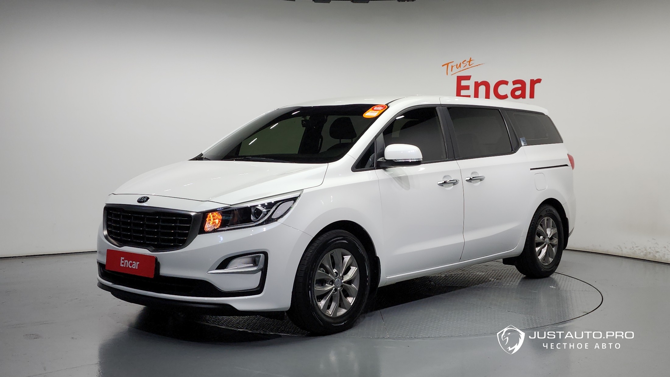 Автомобиль Kia Canival