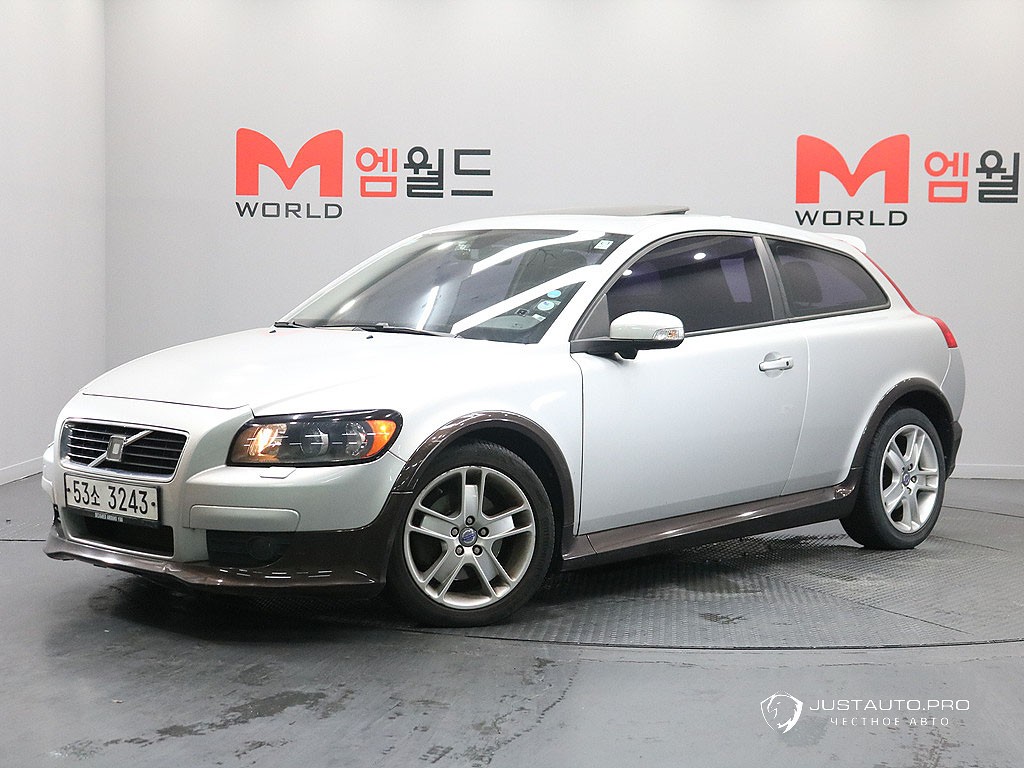 Автомобиль Volvo C30