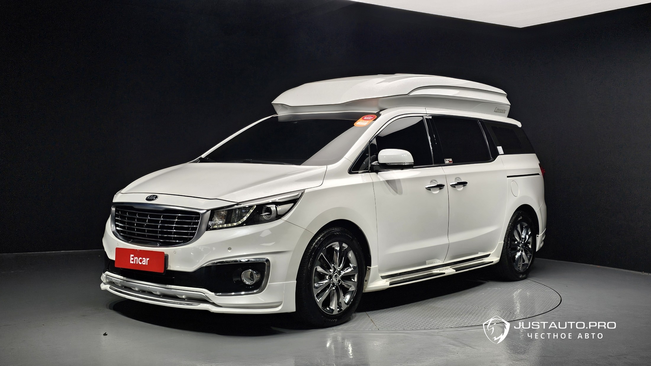 Автомобиль Kia Canival