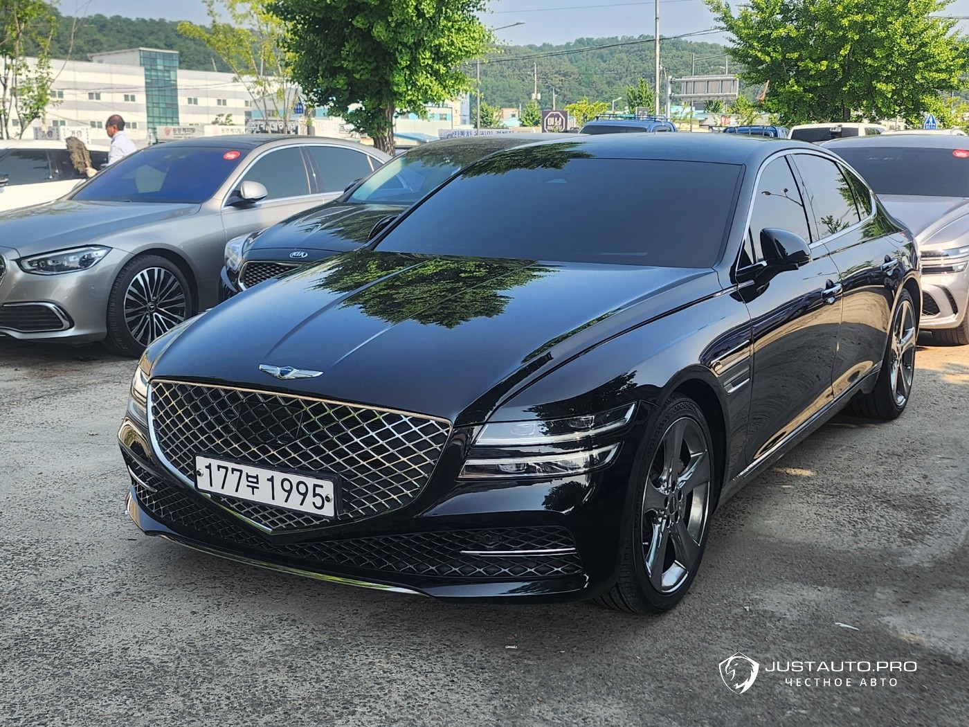 Автомобиль Genesis G80