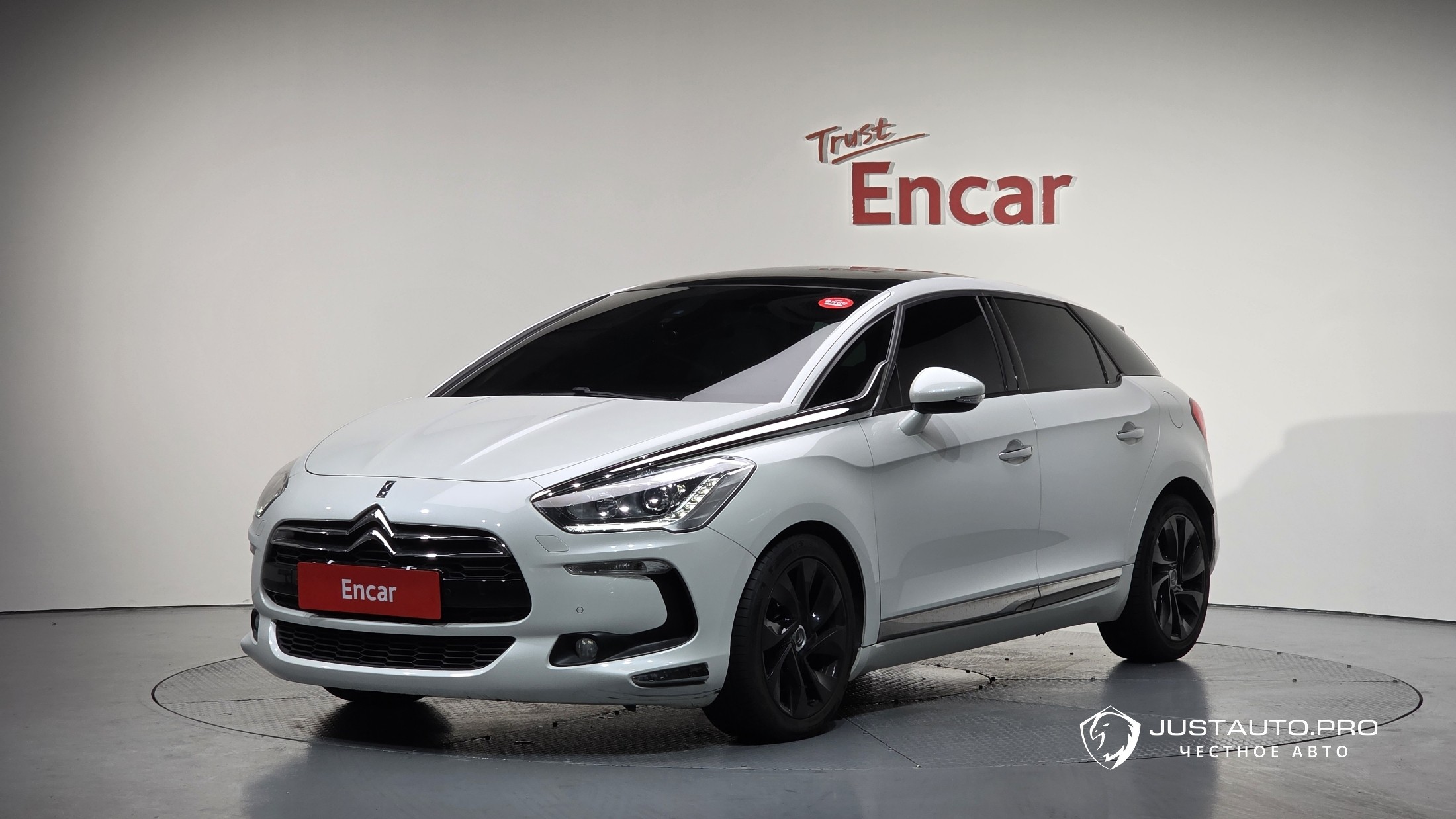 Автомобиль Citroen-DS DS5