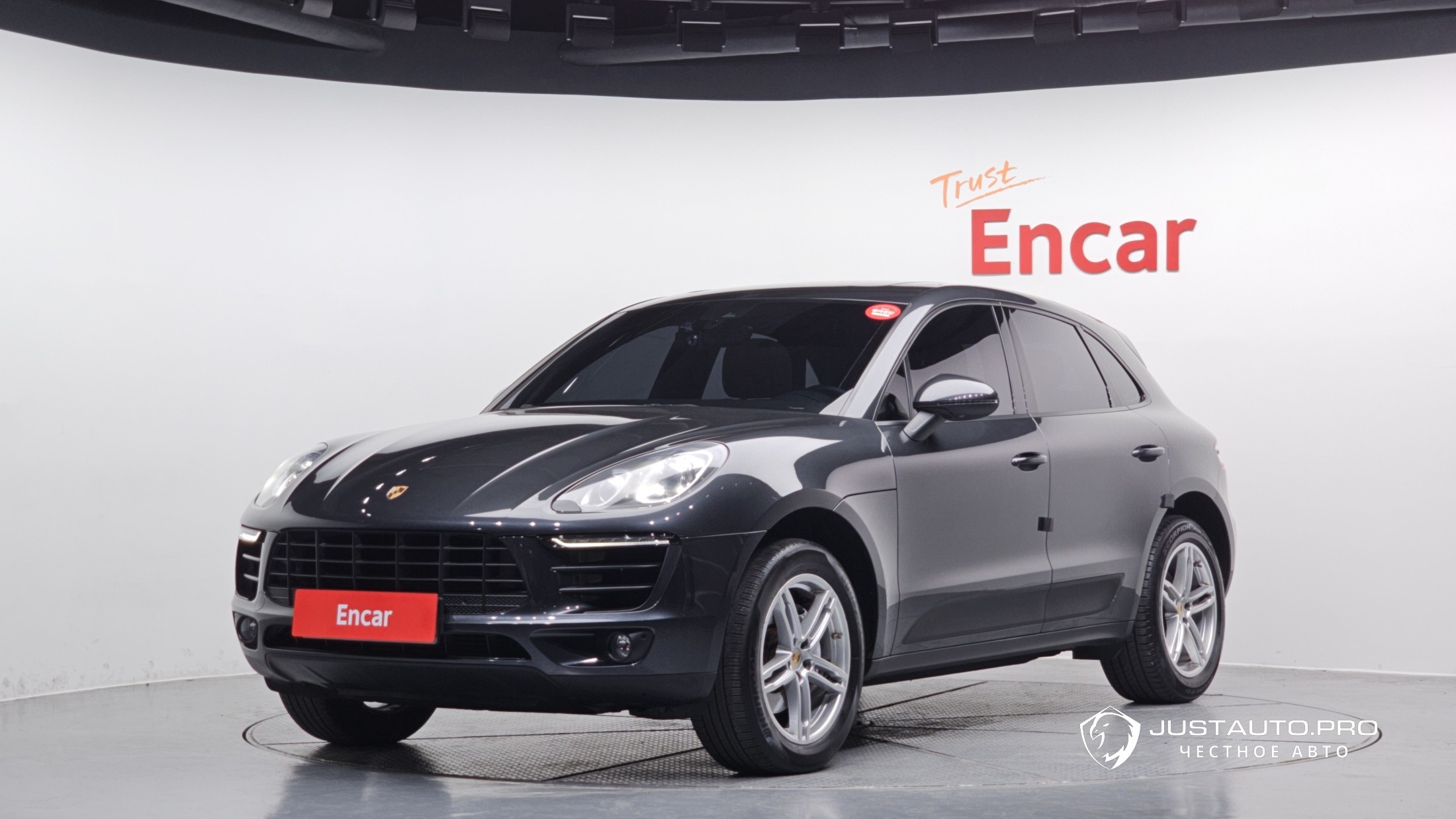 Автомобиль Porsche Macan