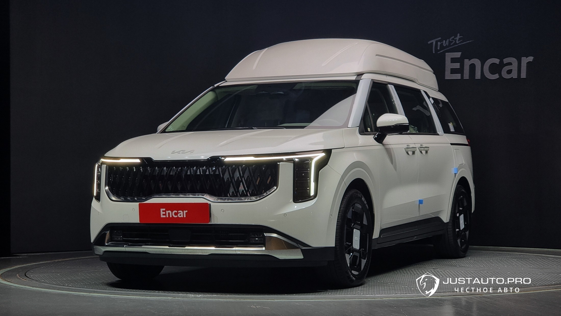 Автомобиль Kia Canival