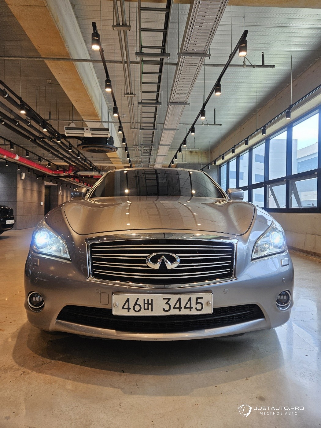 Автомобиль Infiniti M