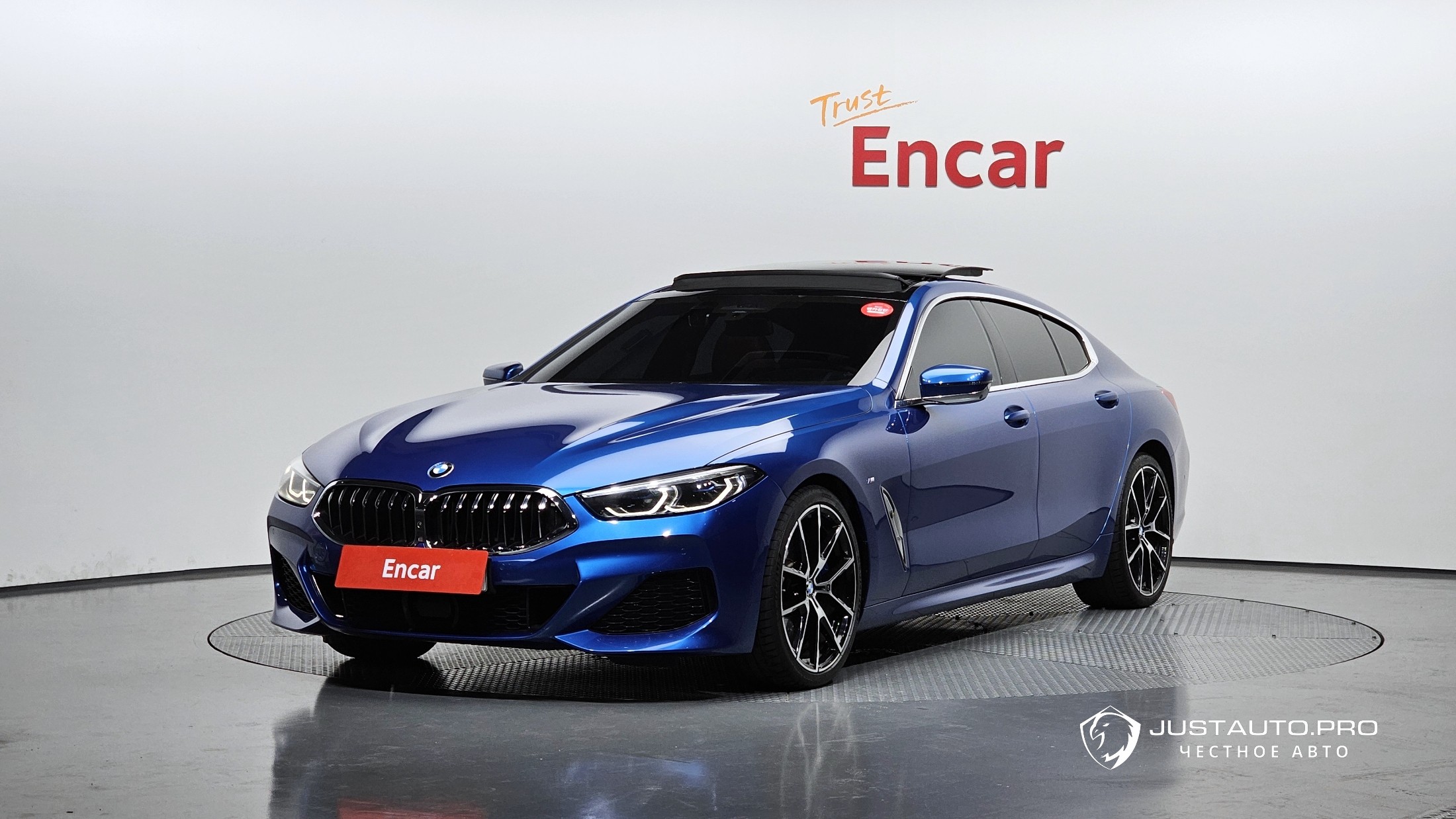 Автомобиль BMW 8-Series
