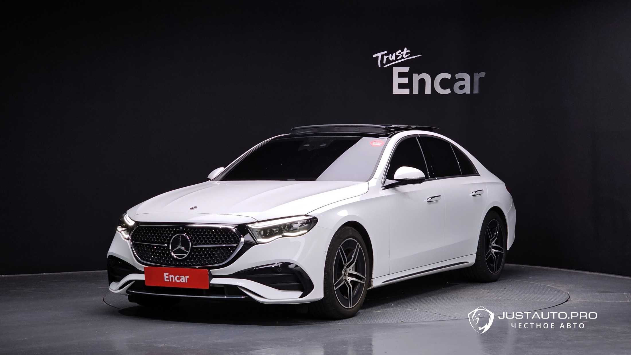 Автомобиль Mercedes-Benz E-Class
