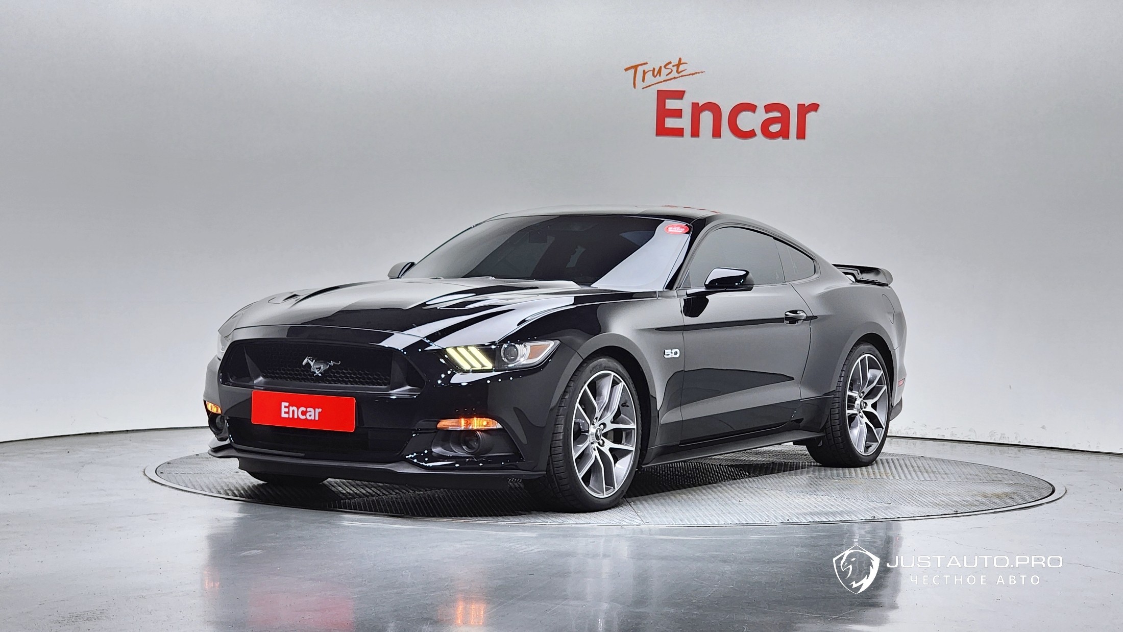 Автомобиль Ford Mustang