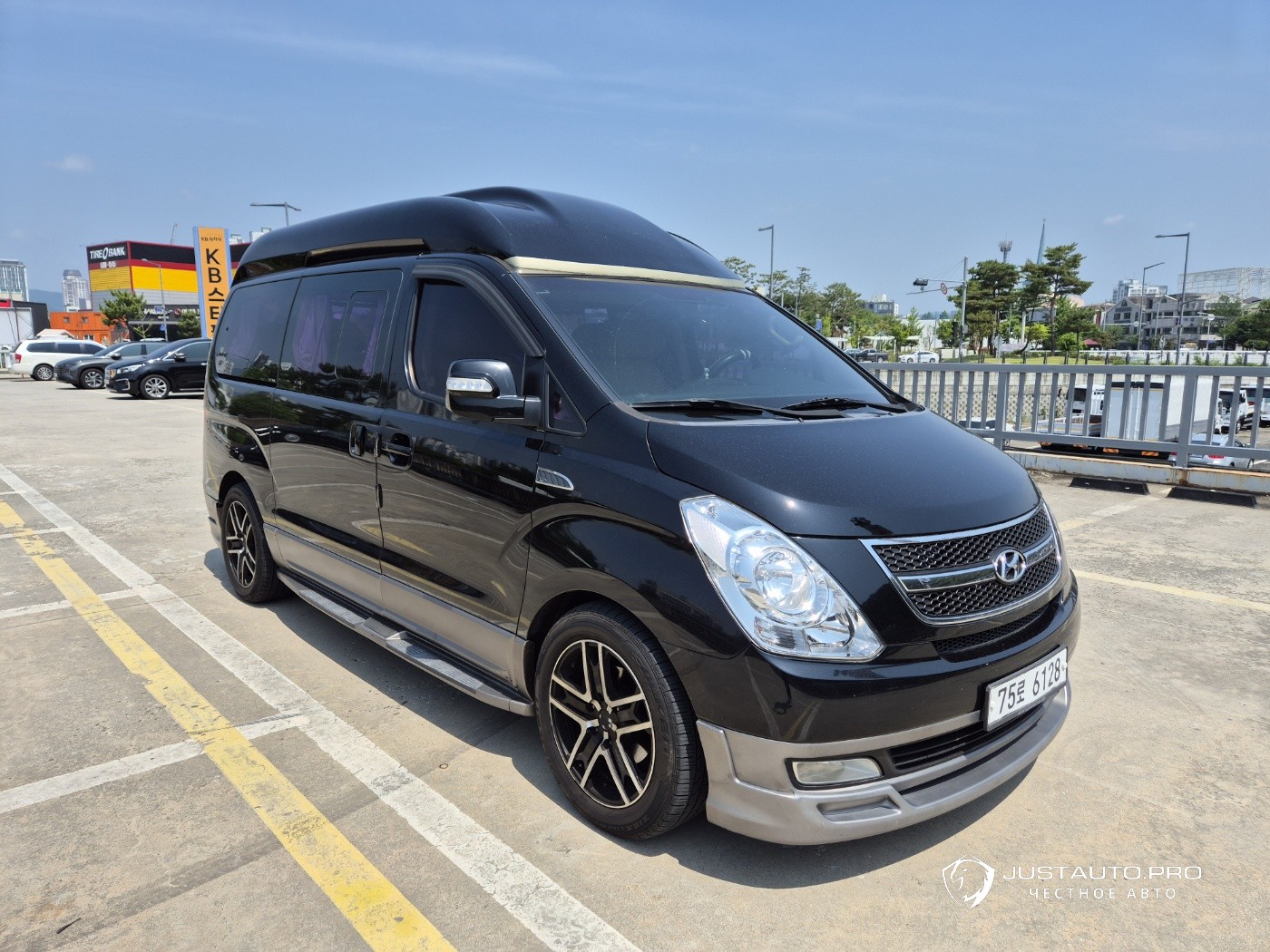 Автомобиль Hyundai Starex