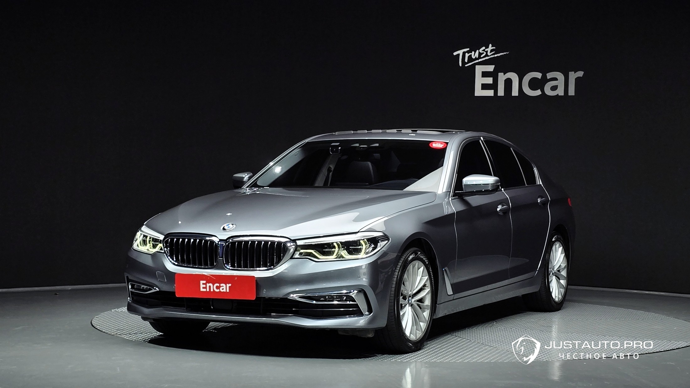 Автомобиль BMW 5-Series