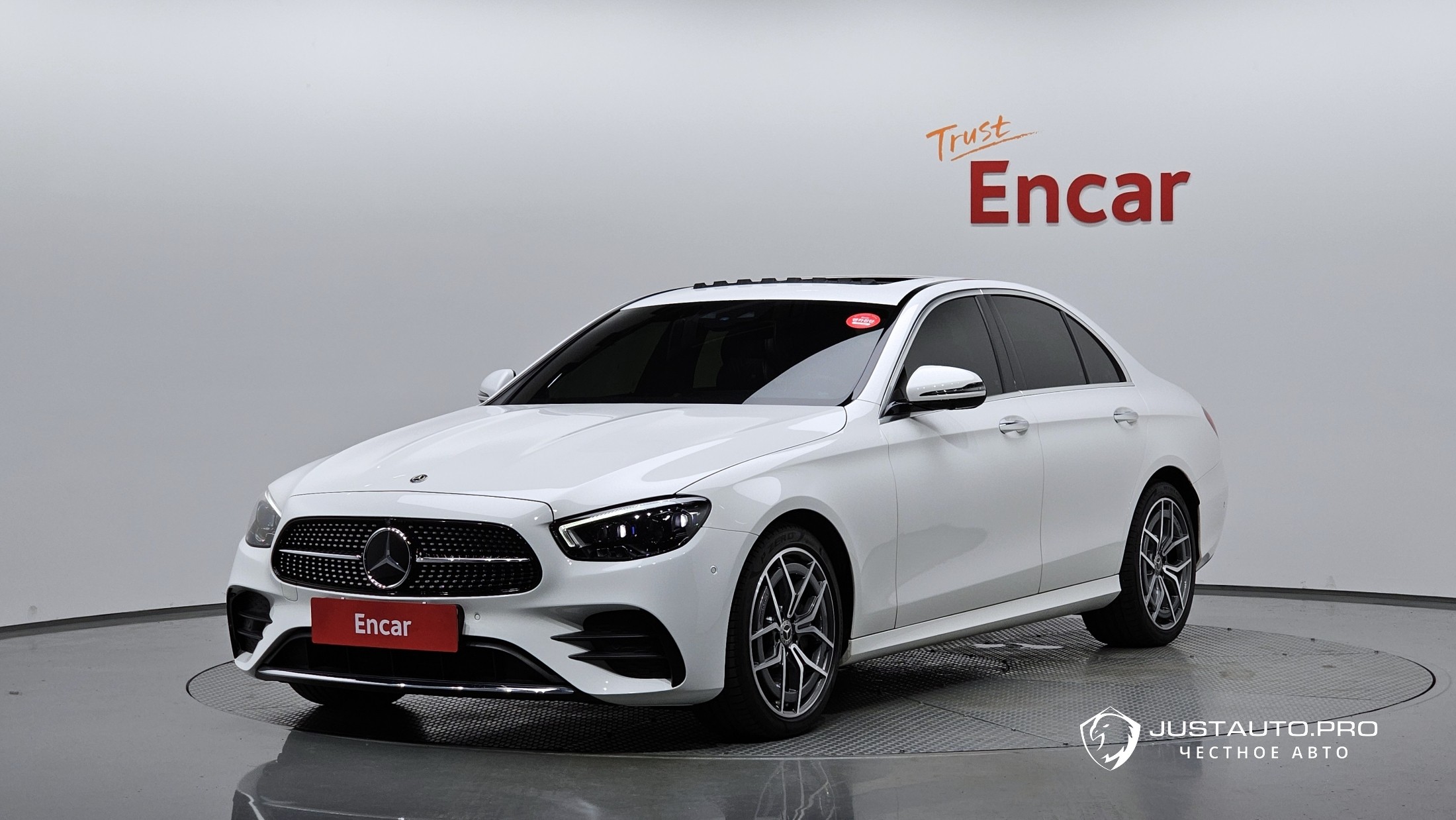 Автомобиль Mercedes-Benz E-Class
