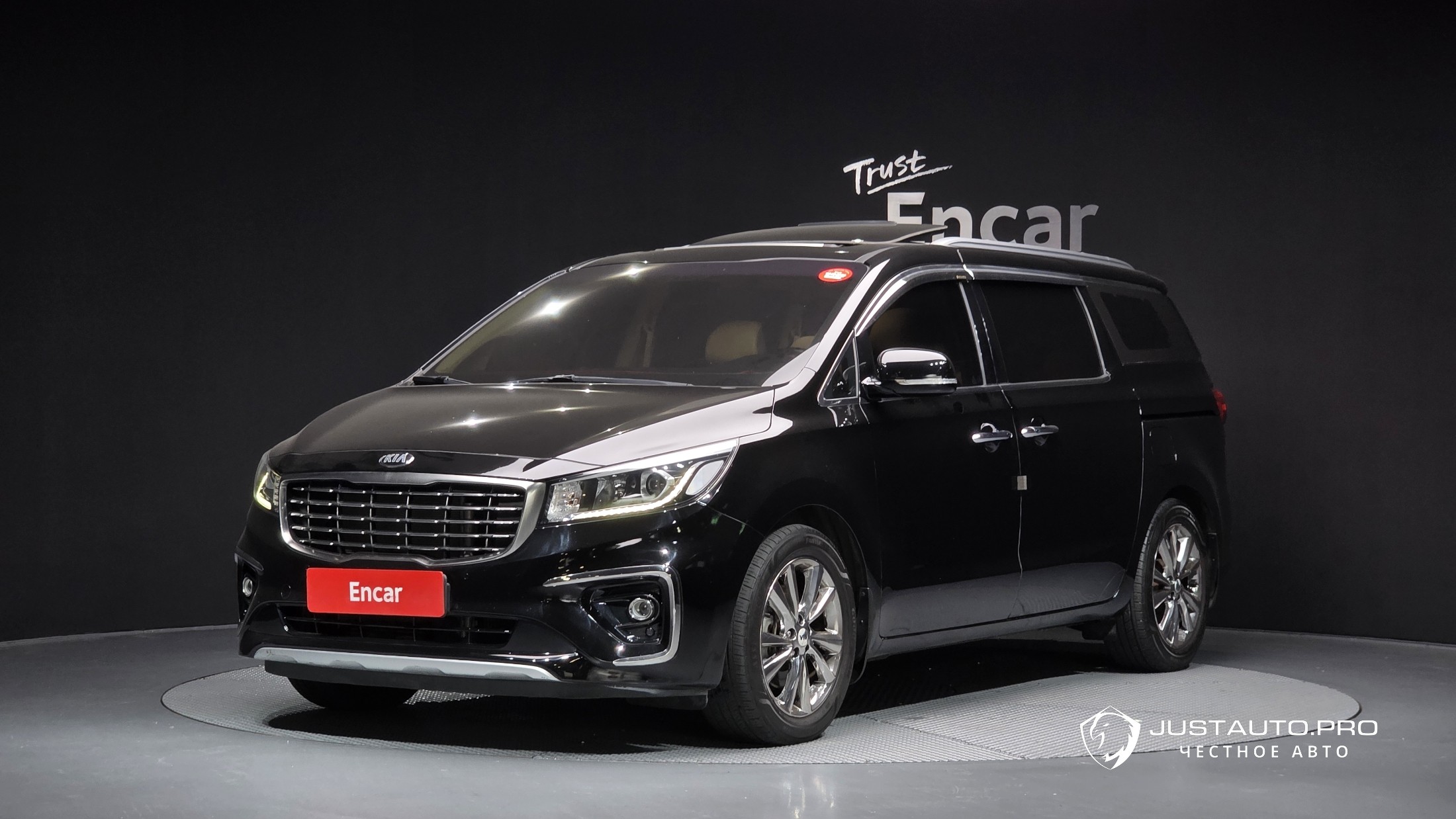 Автомобиль Kia Canival