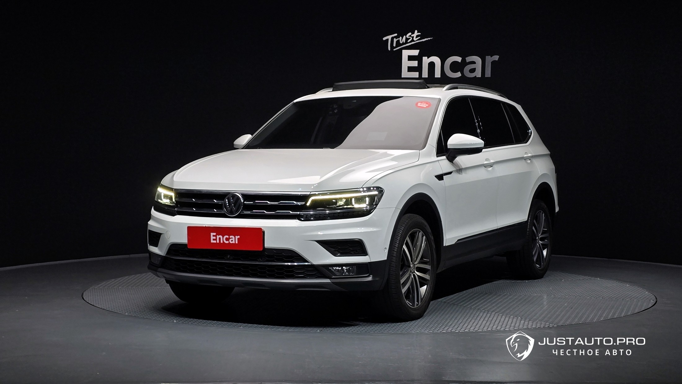 Автомобиль Volkswagen Tiguan