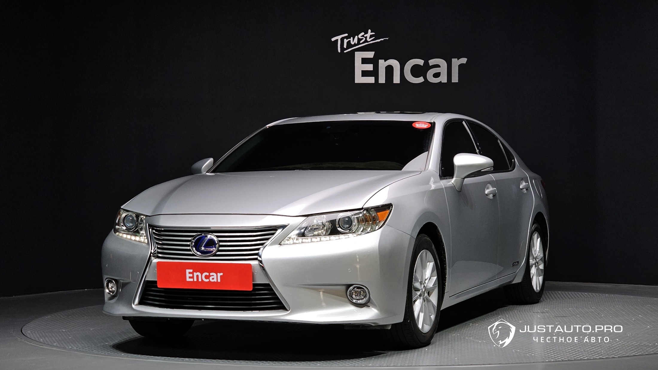 Автомобиль Lexus ES