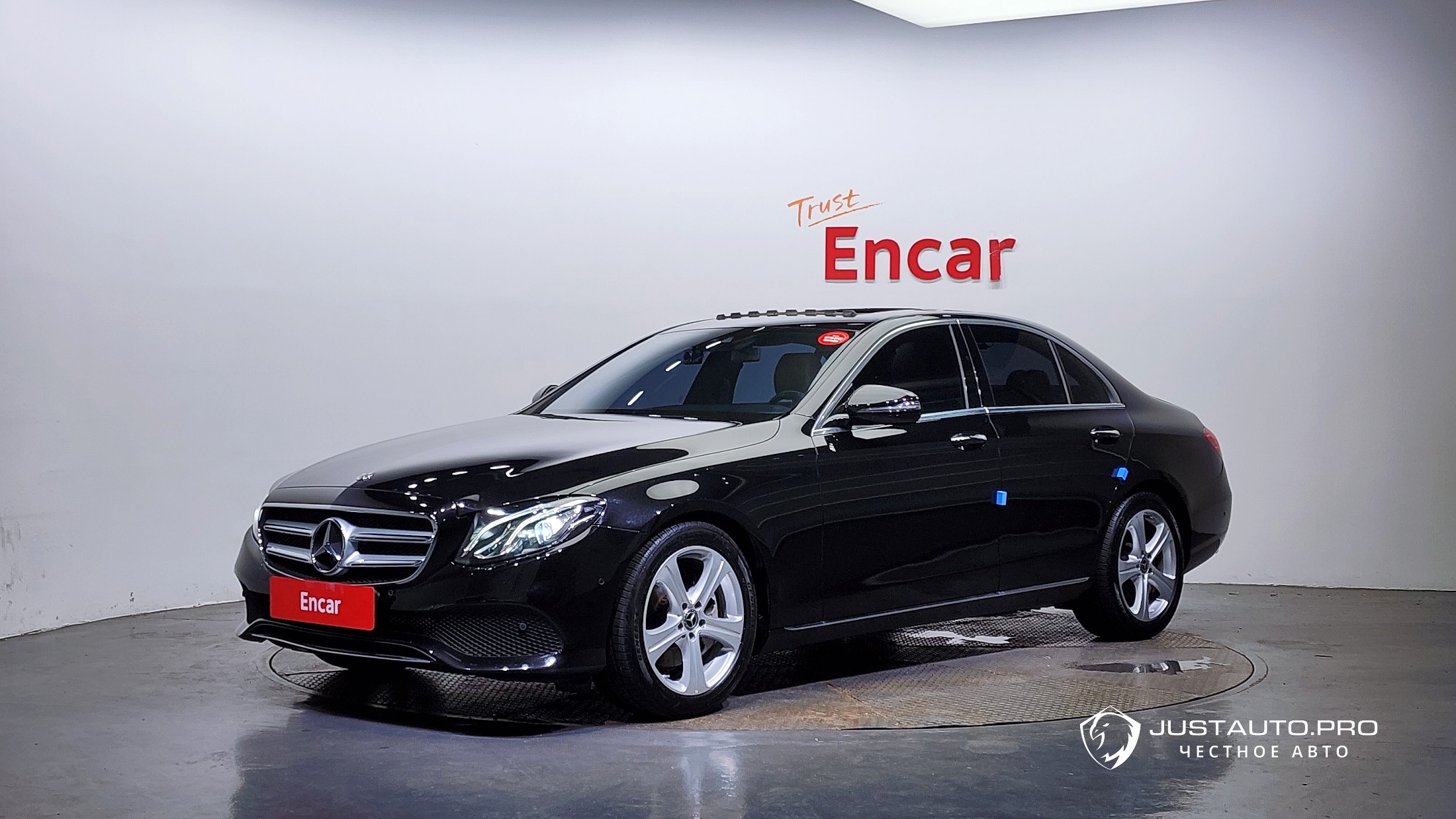 Автомобиль Mercedes-Benz E-Class