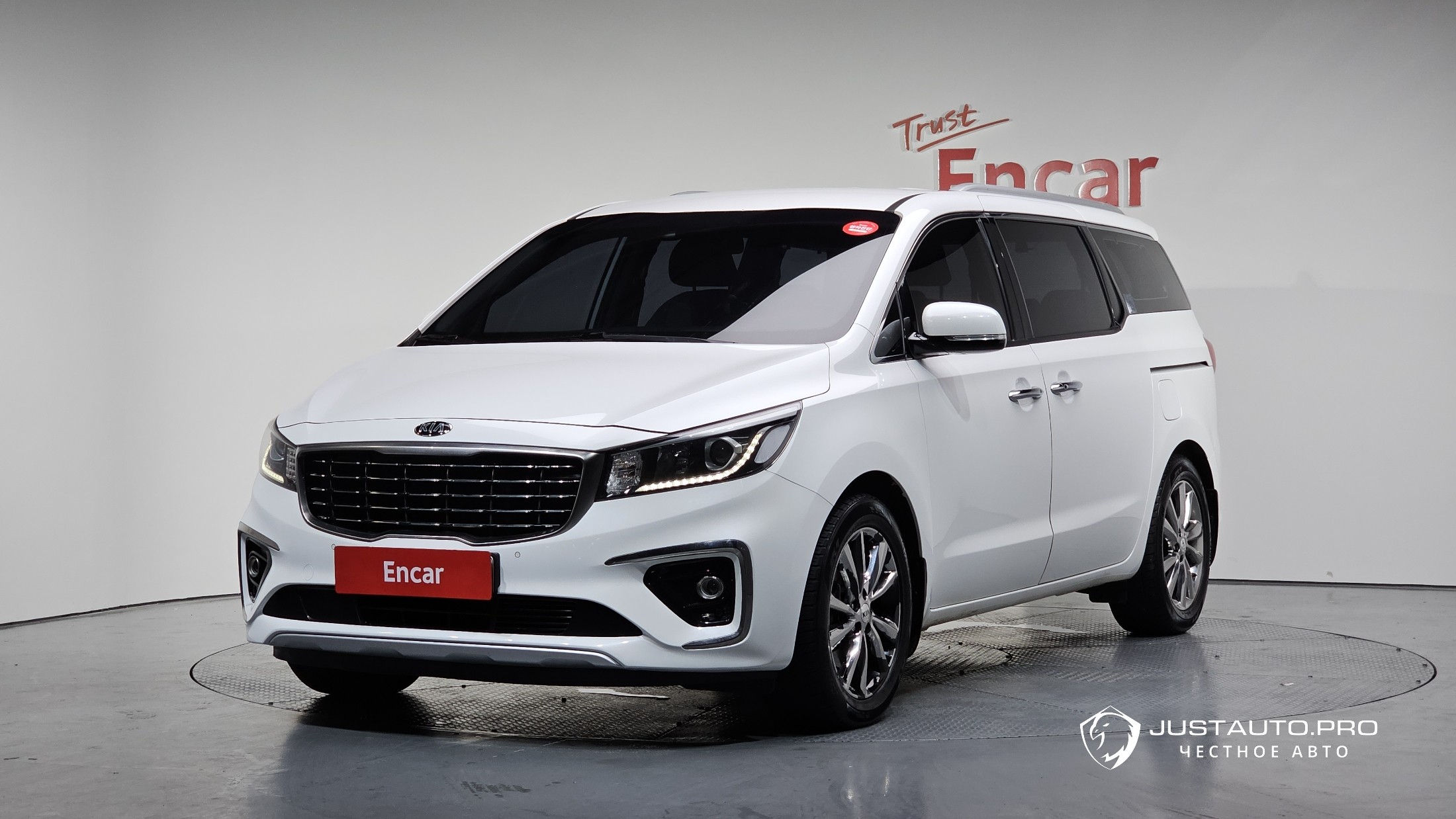 Автомобиль Kia Canival