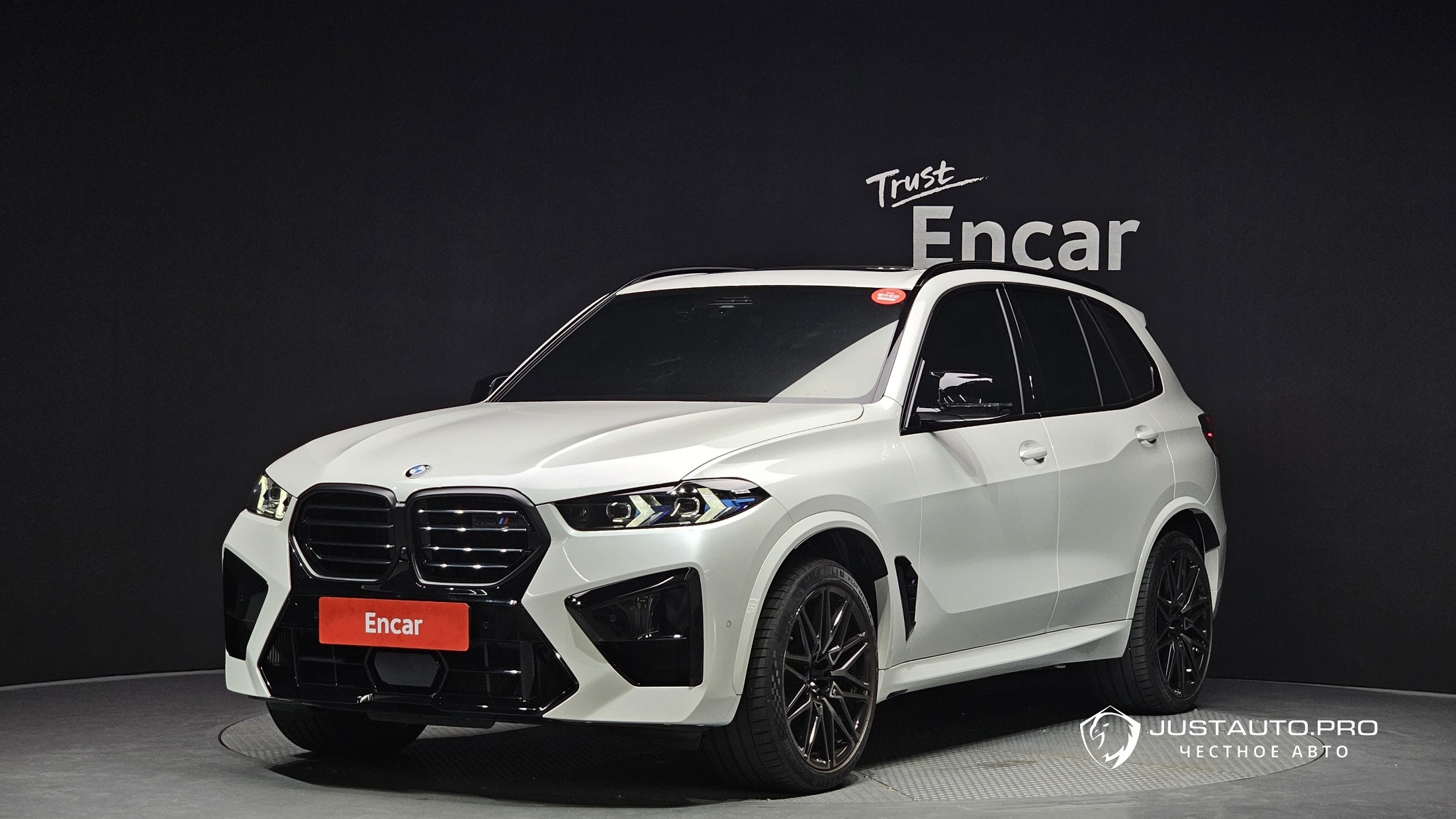 Автомобиль BMW X5M