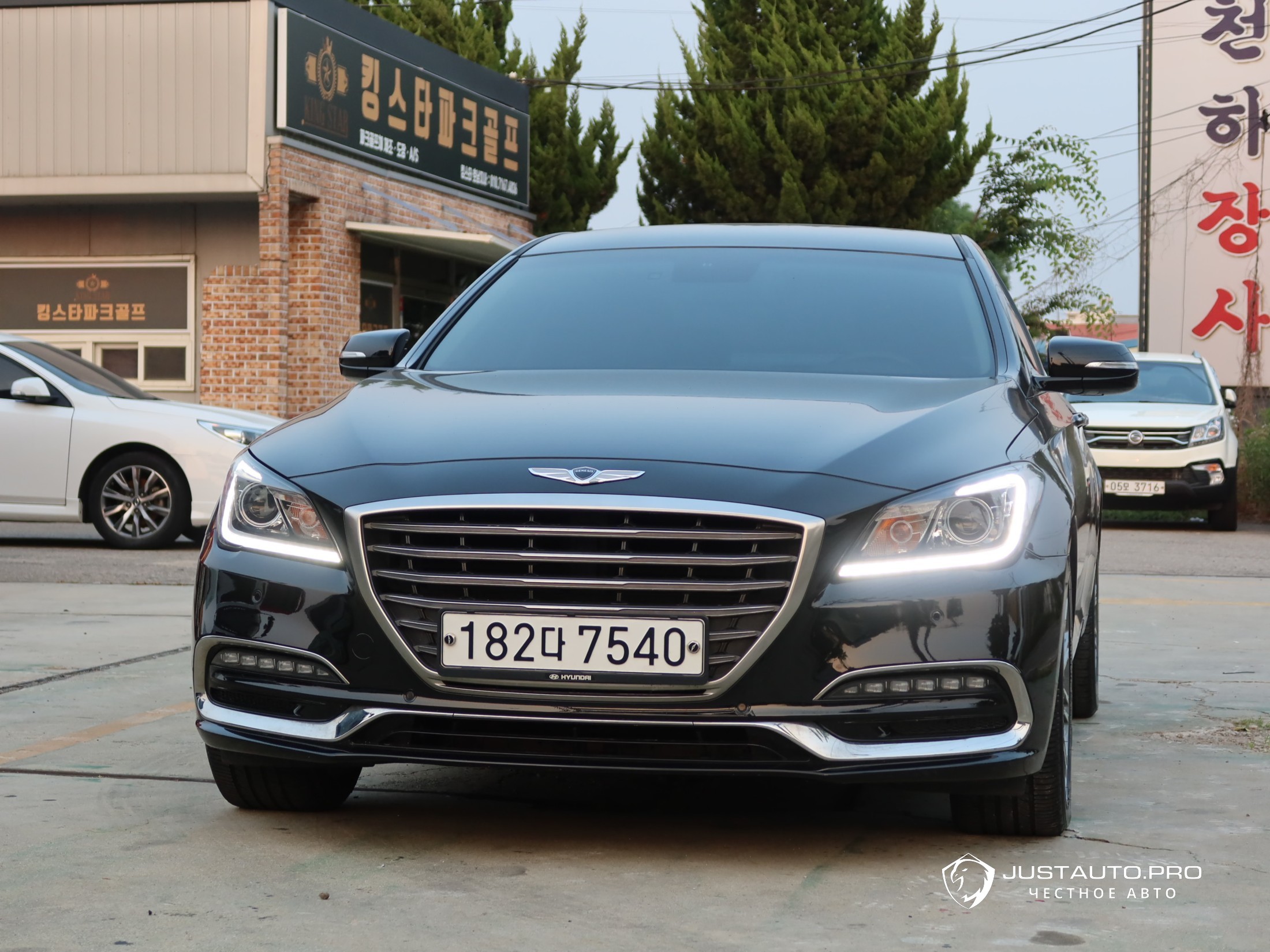 Автомобиль Genesis G80