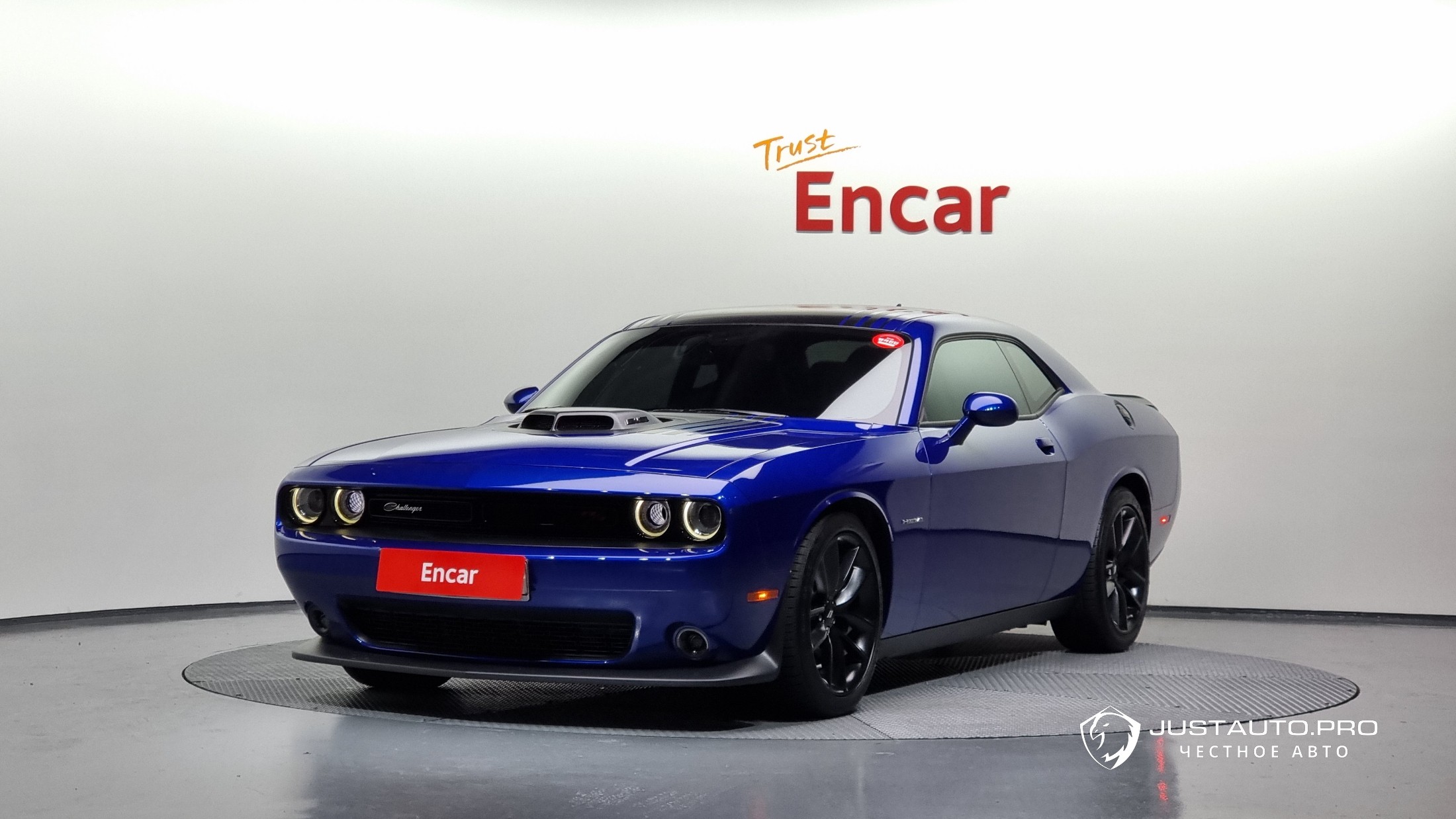 Автомобиль Dodge Challenger