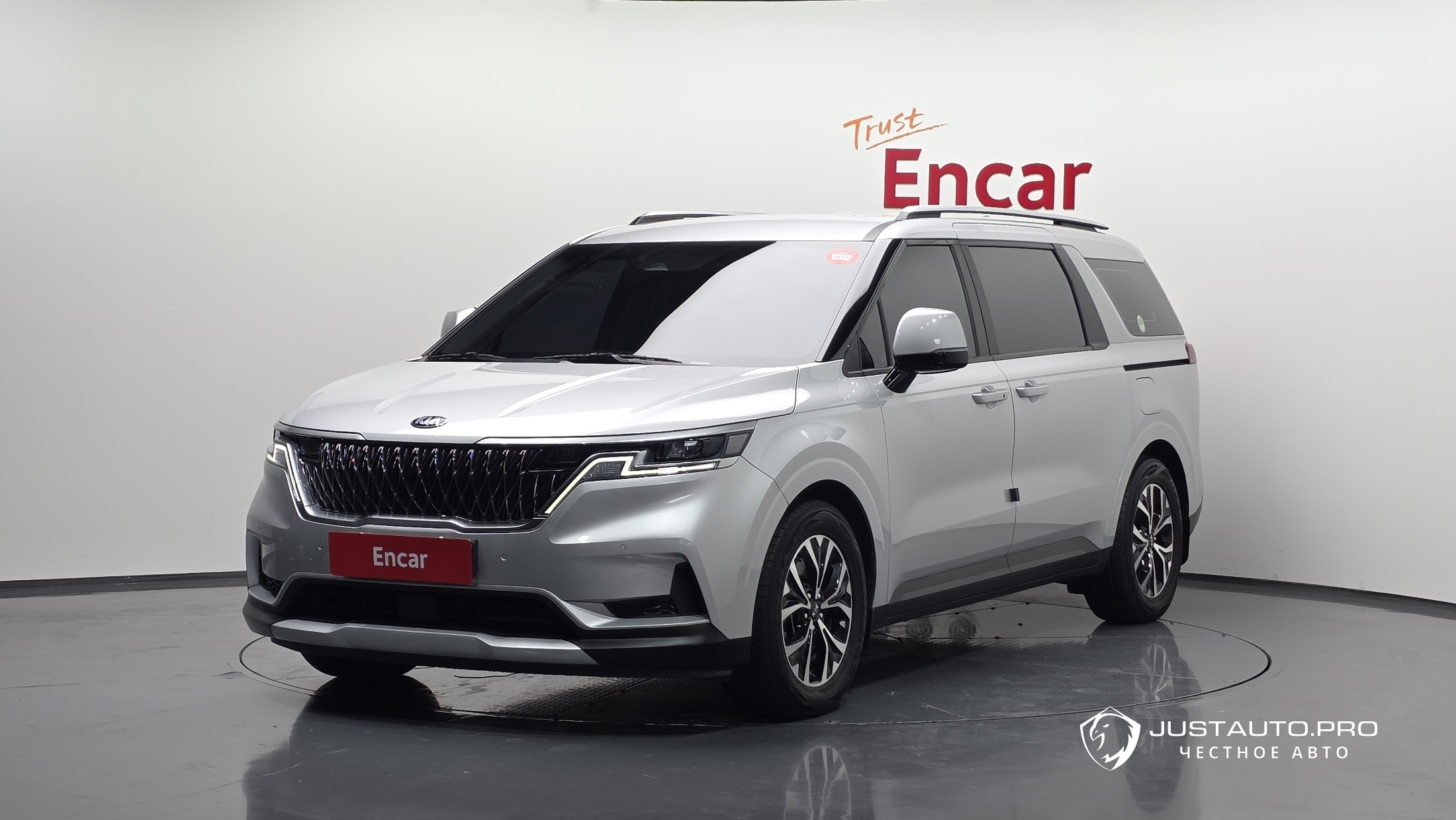 Автомобиль Kia Canival