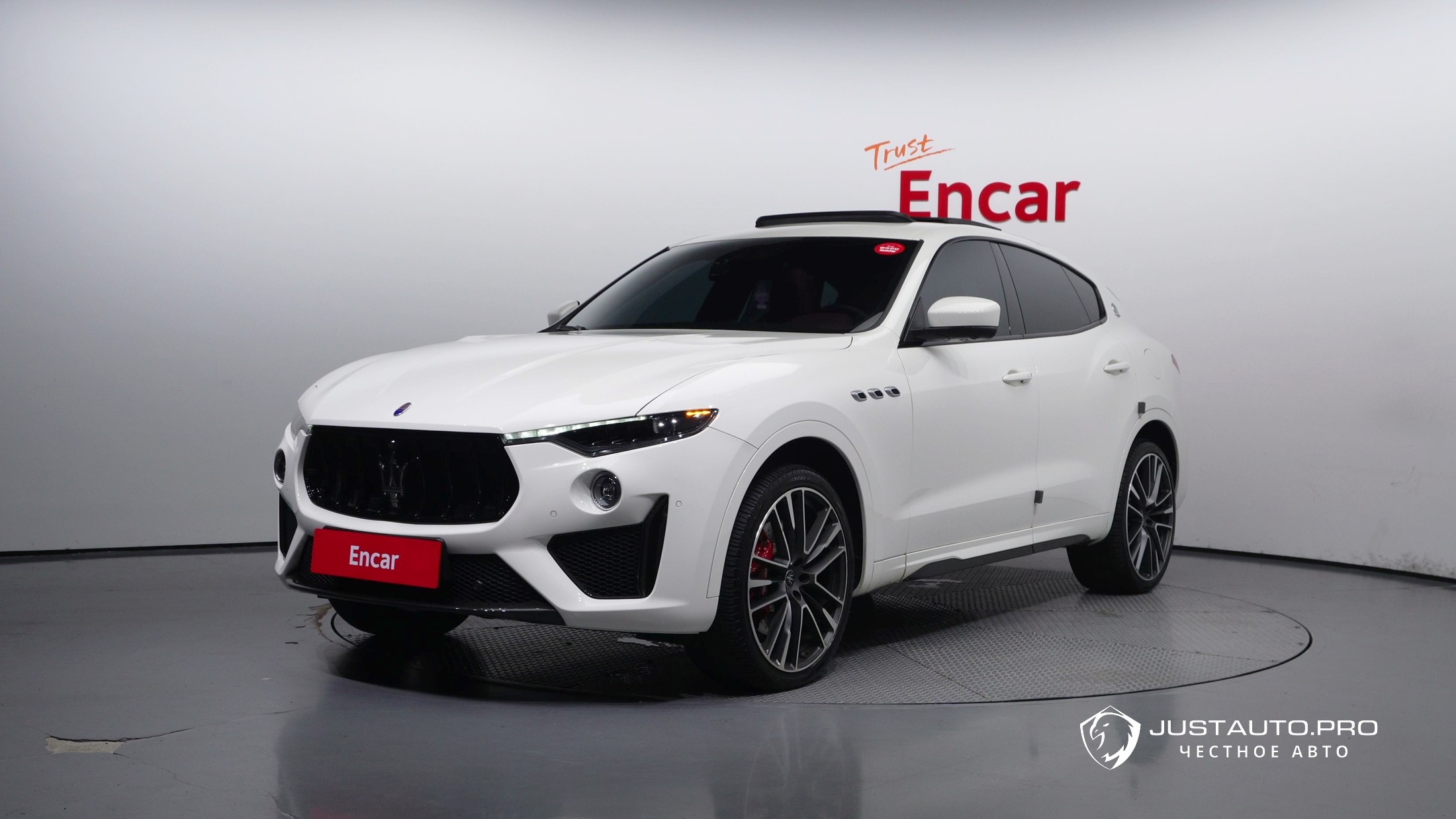 Автомобиль Maserati Levante