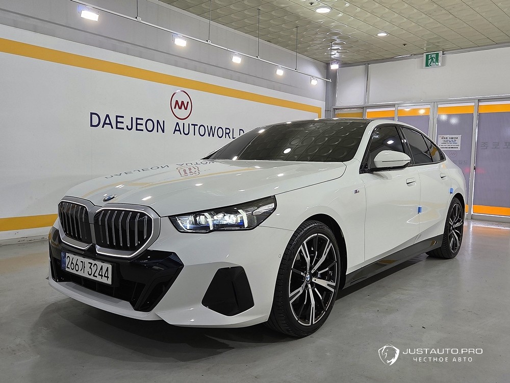 Автомобиль BMW 5-Series
