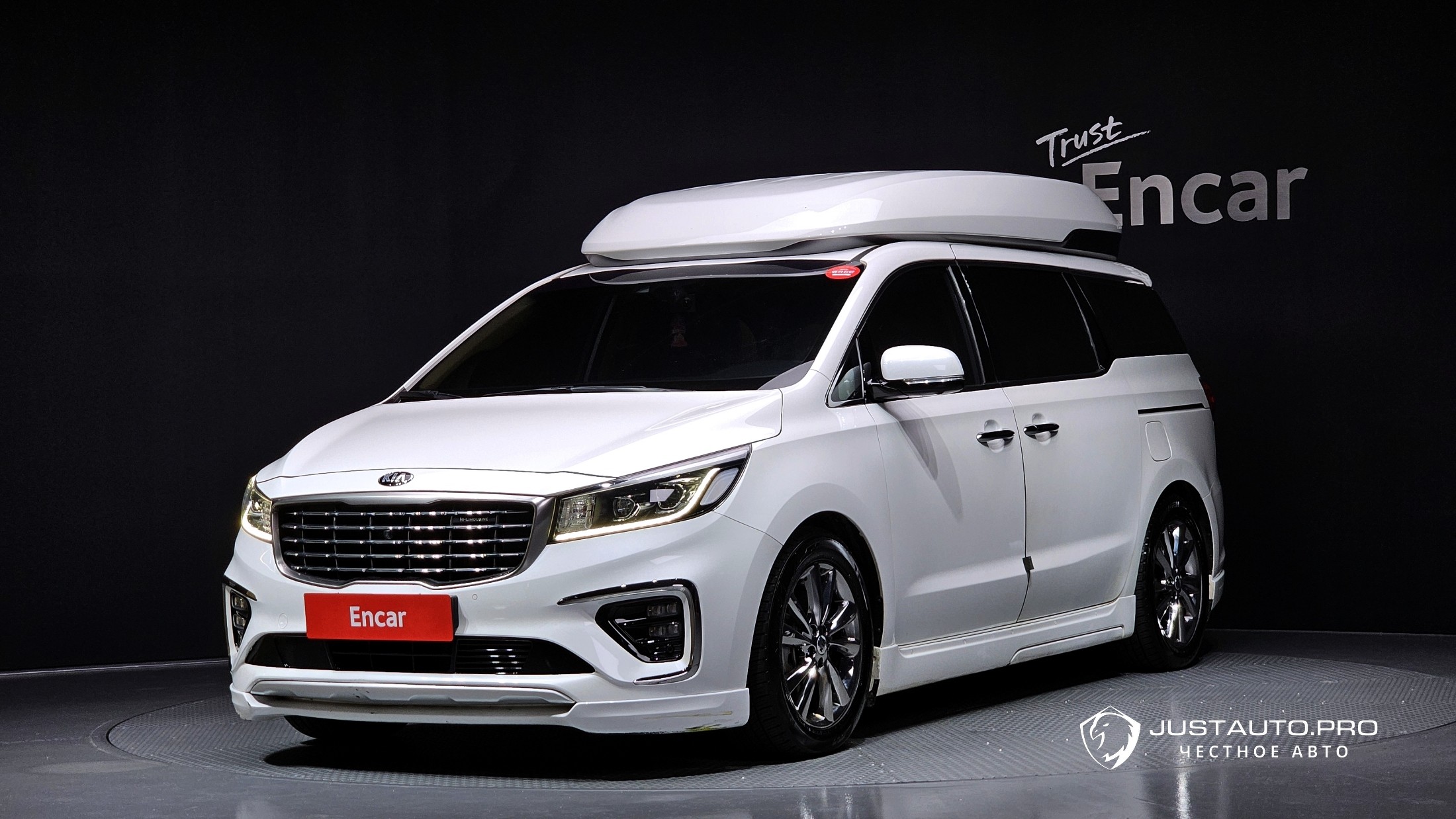 Автомобиль Kia Canival