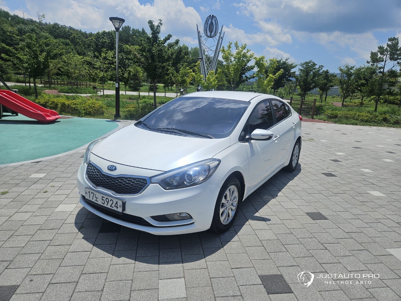 Автомобиль Kia K3