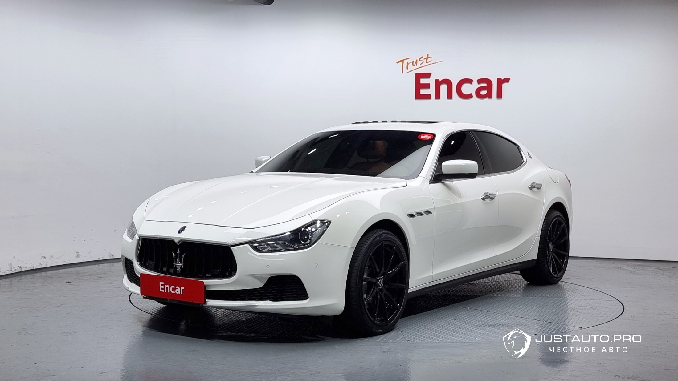 Автомобиль Maserati Ghibli