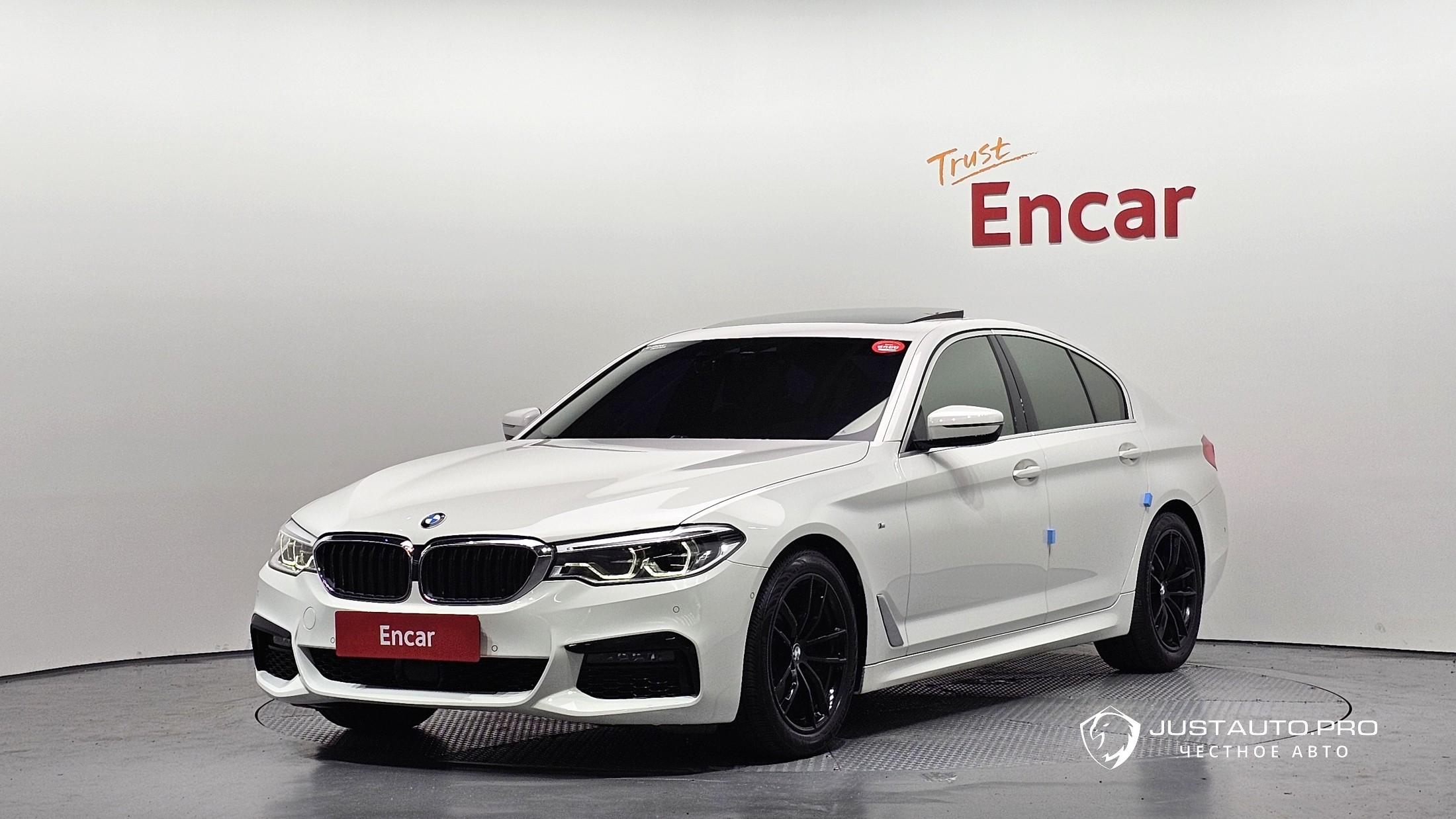 Автомобиль BMW 5-Series