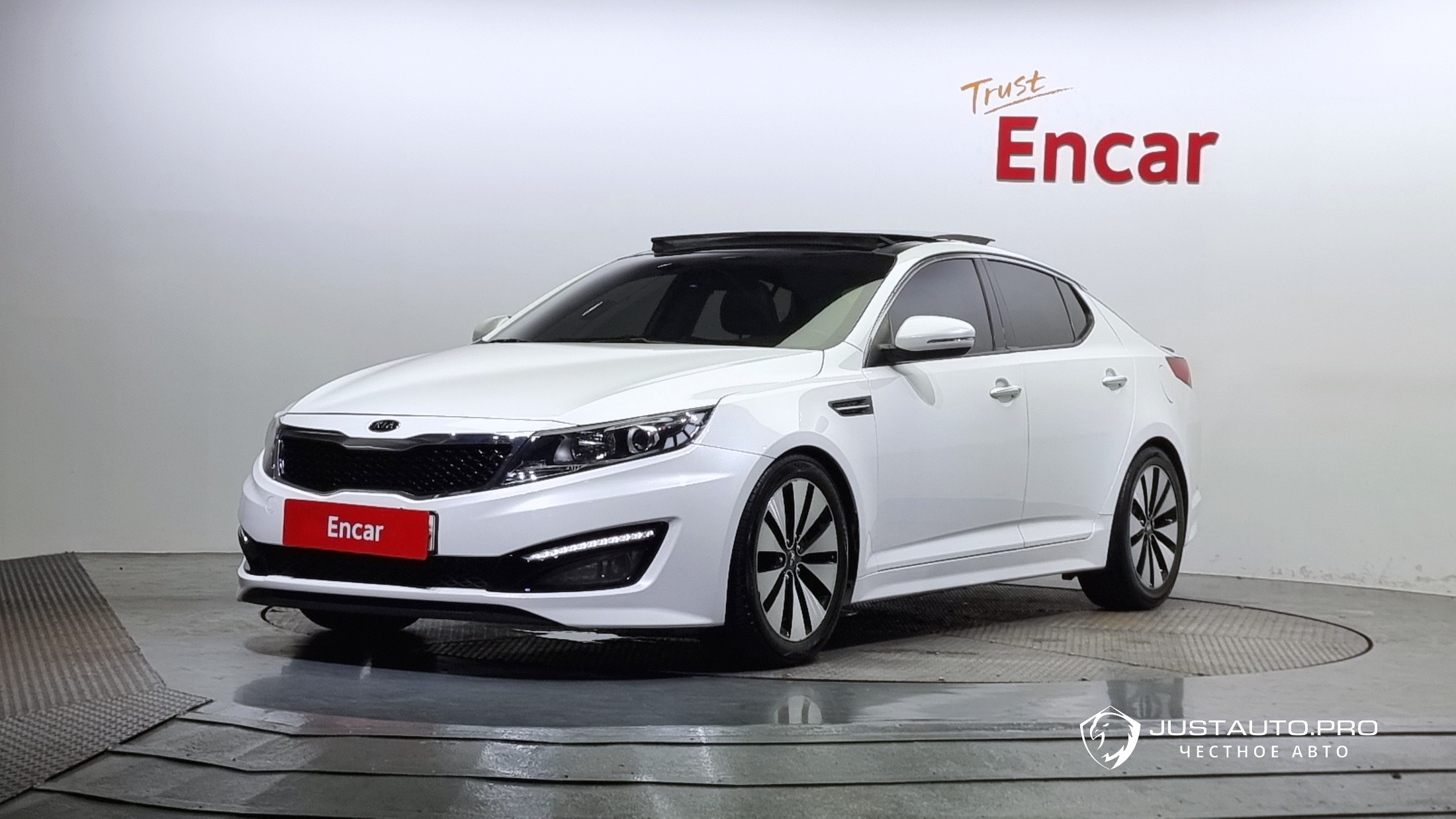 Автомобиль Kia K5