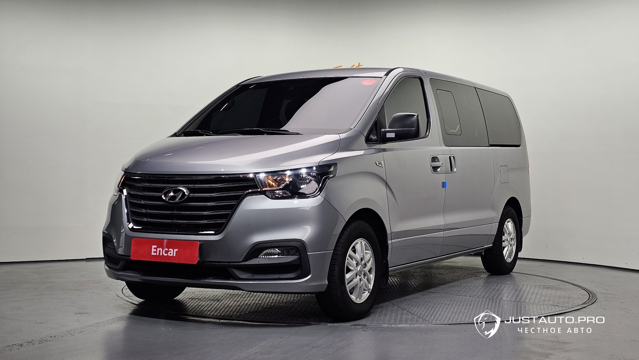 Автомобиль Hyundai Starex