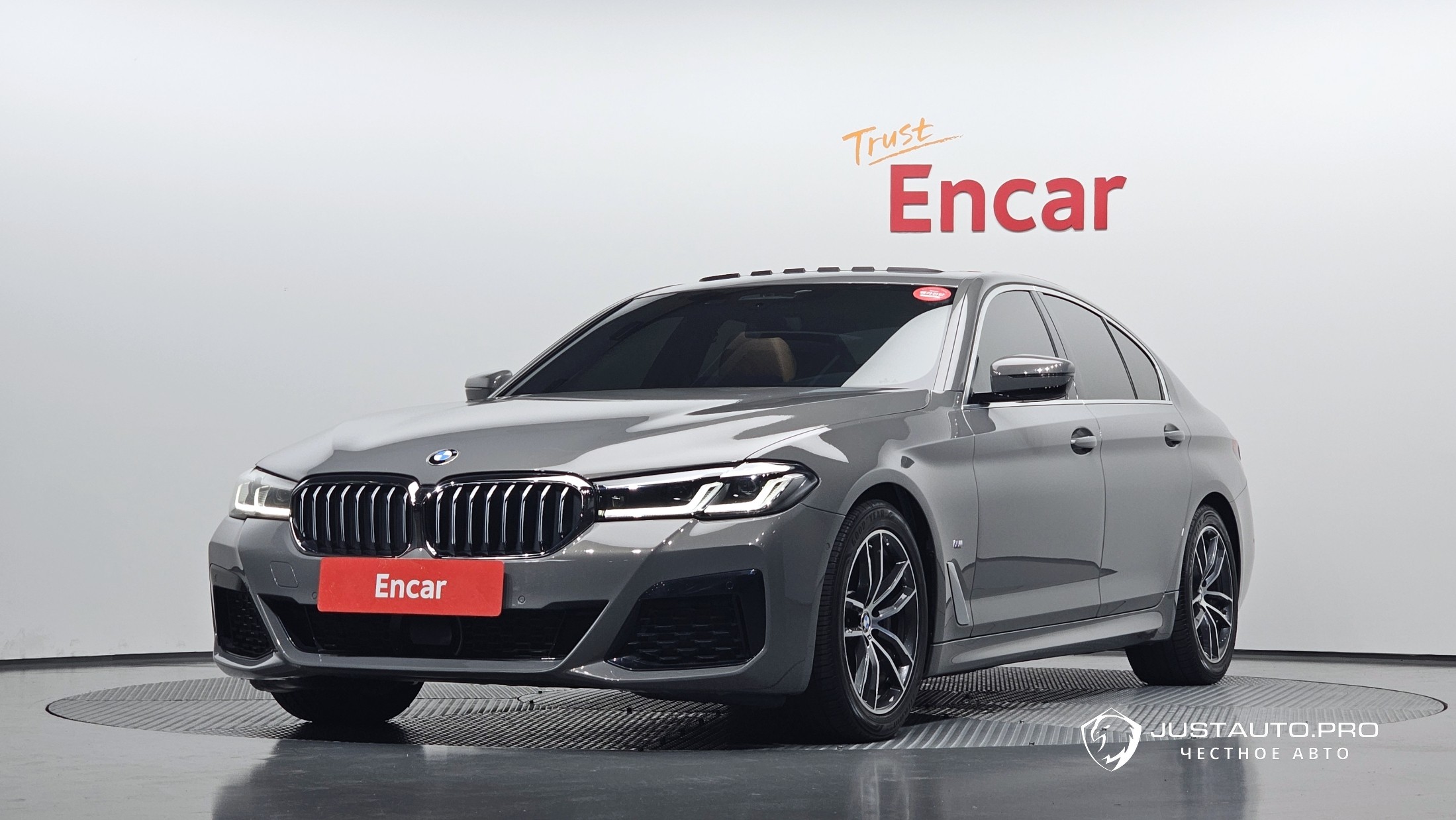 Автомобиль BMW 5-Series
