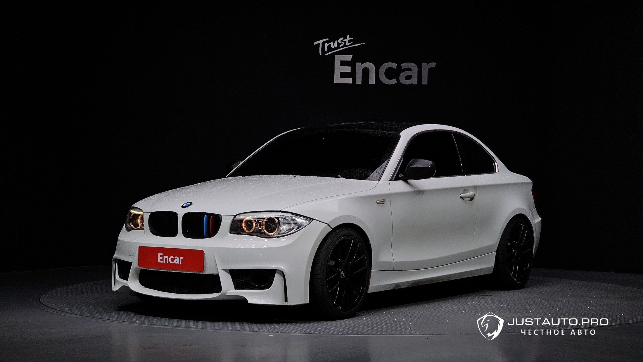 Автомобиль BMW 1-Series