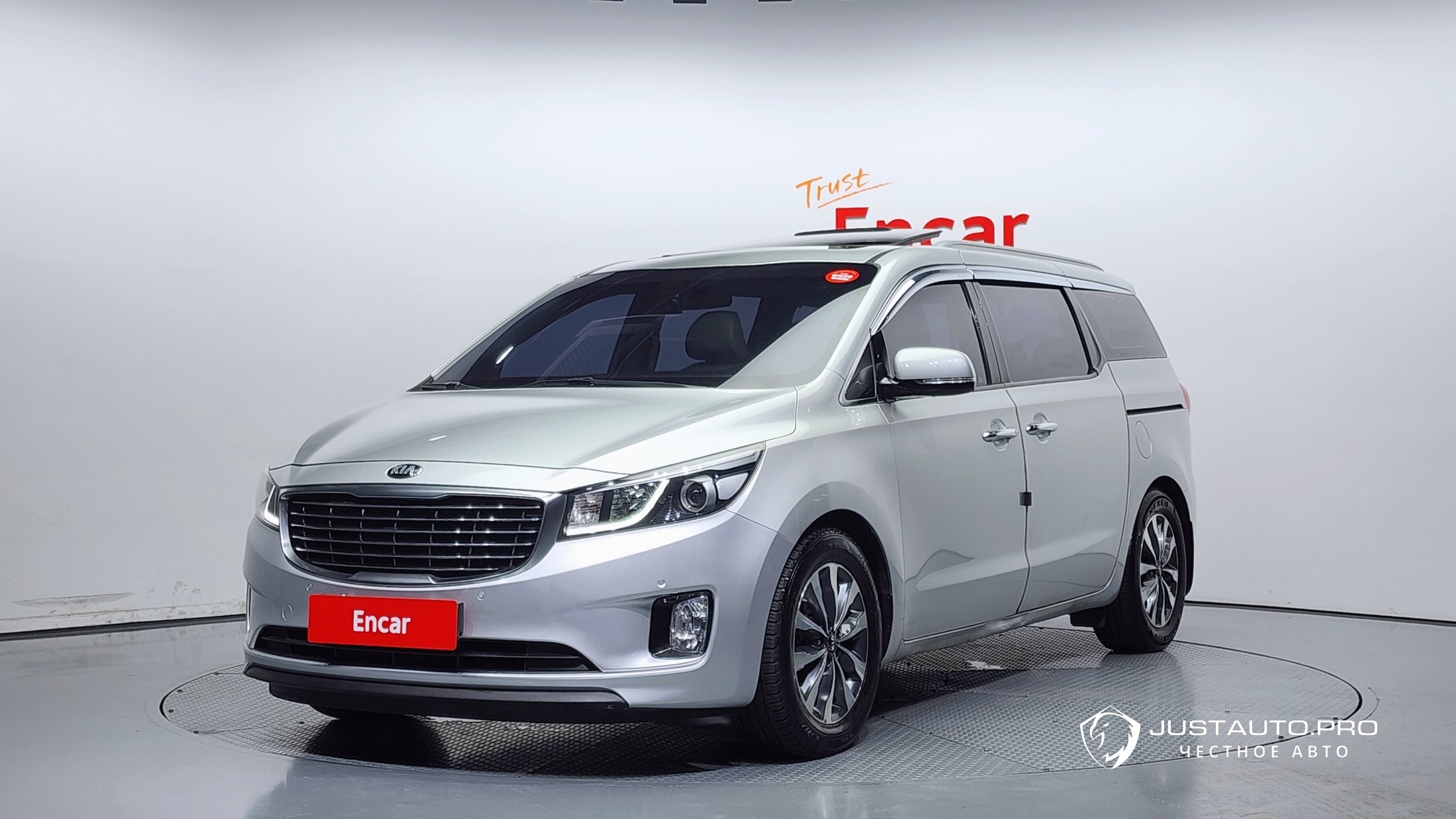 Автомобиль Kia Canival