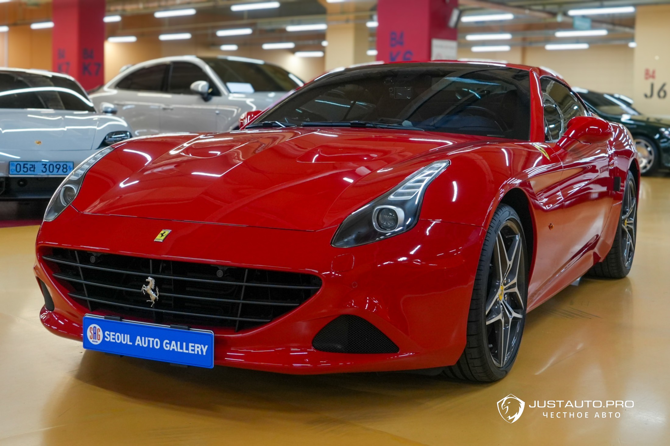 Автомобиль Ferrari California