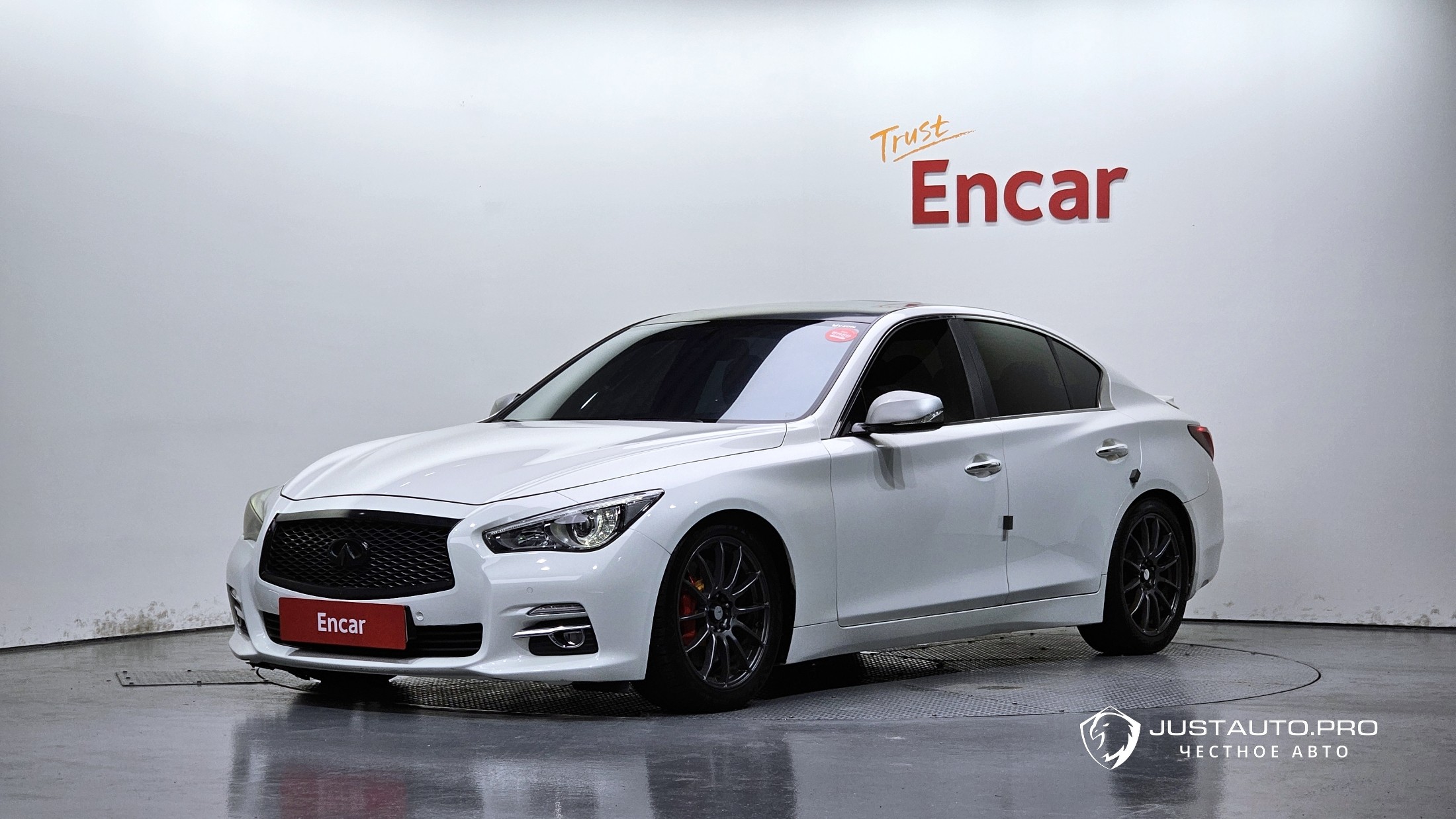 Автомобиль Infiniti Q50