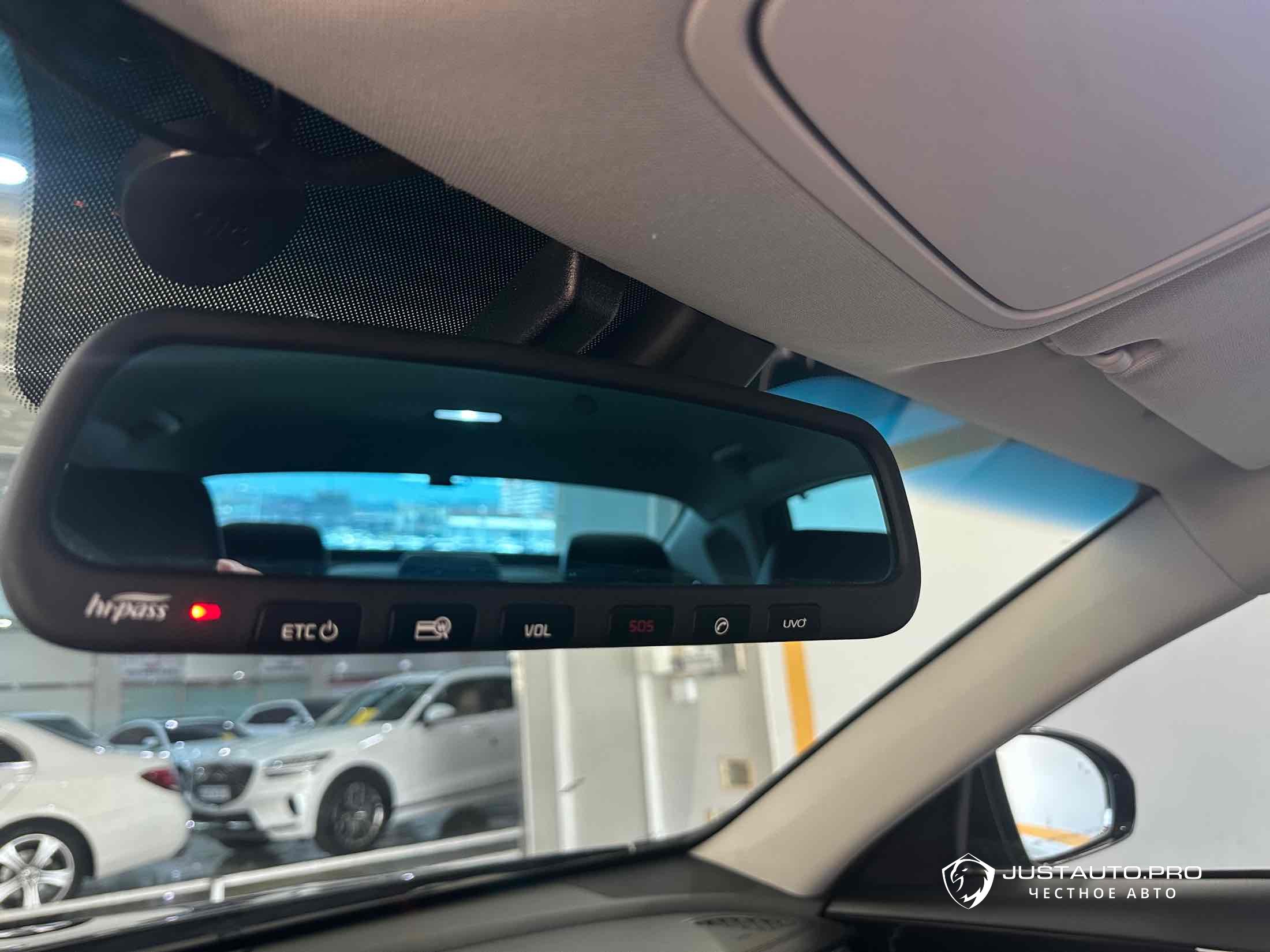 Автомобиль Kia K7