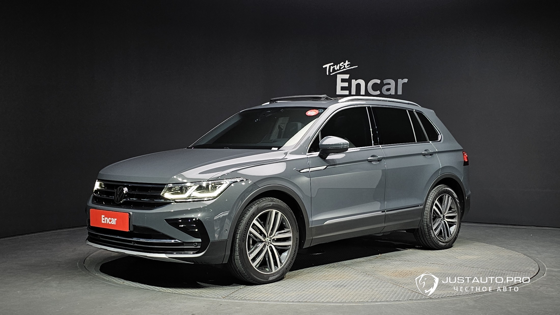 Автомобиль Volkswagen Tiguan