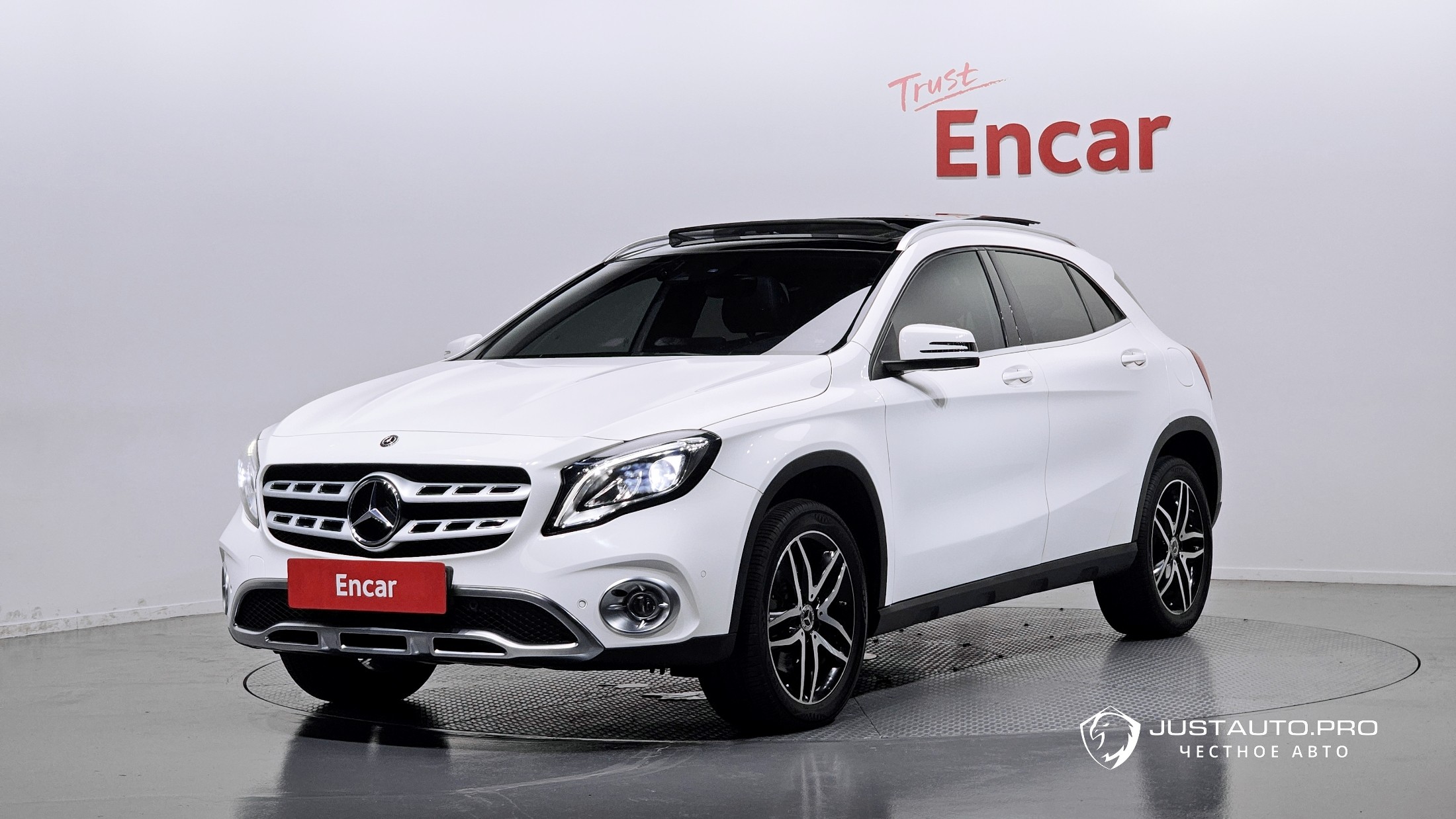 Автомобиль Mercedes-Benz GLA-Class