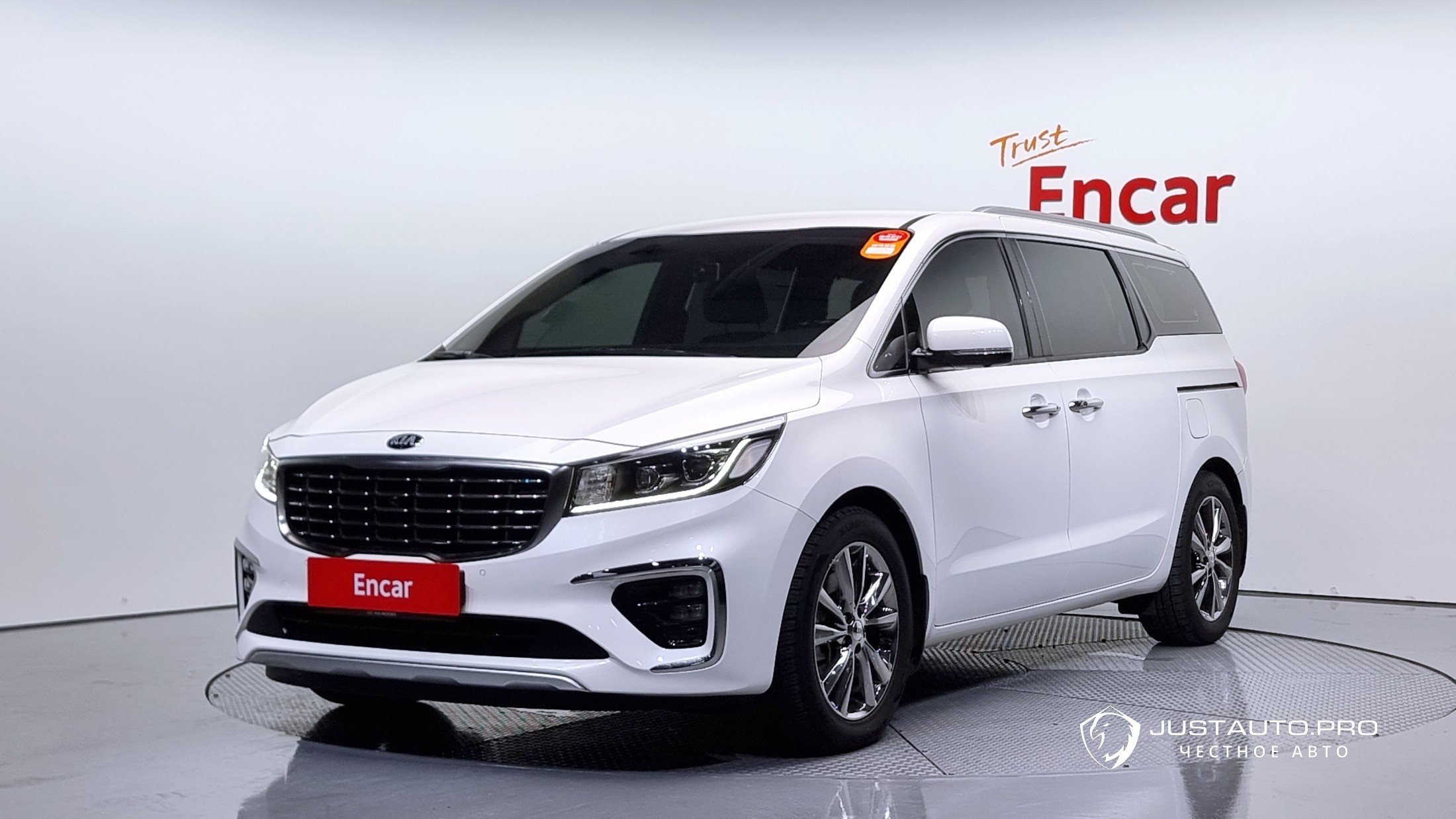 Автомобиль Kia Canival