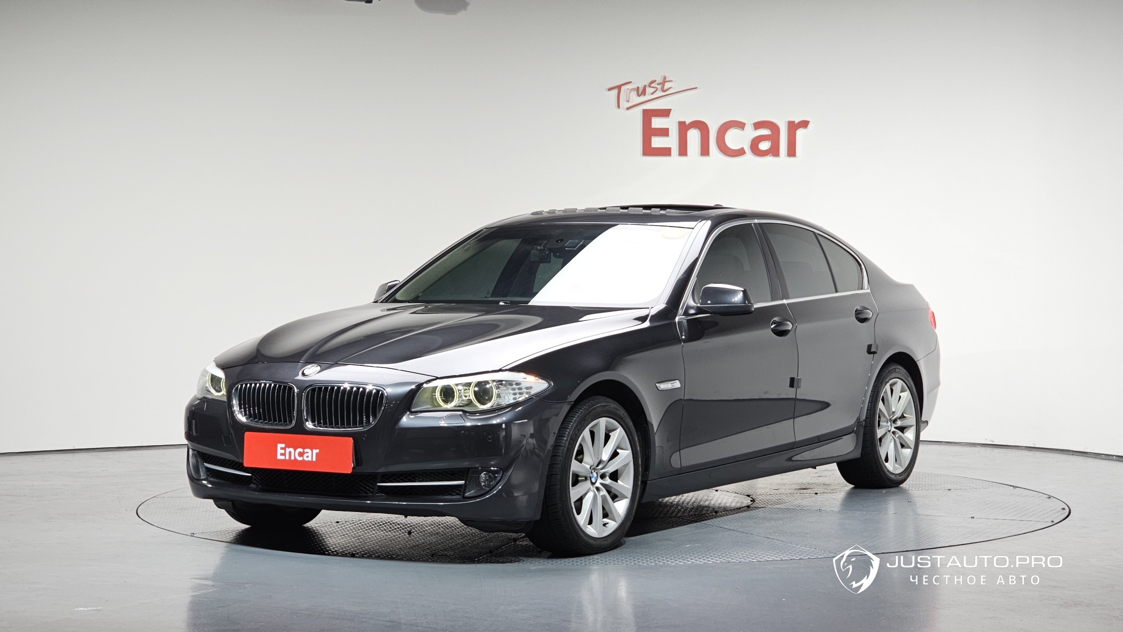 Автомобиль BMW 5-Series